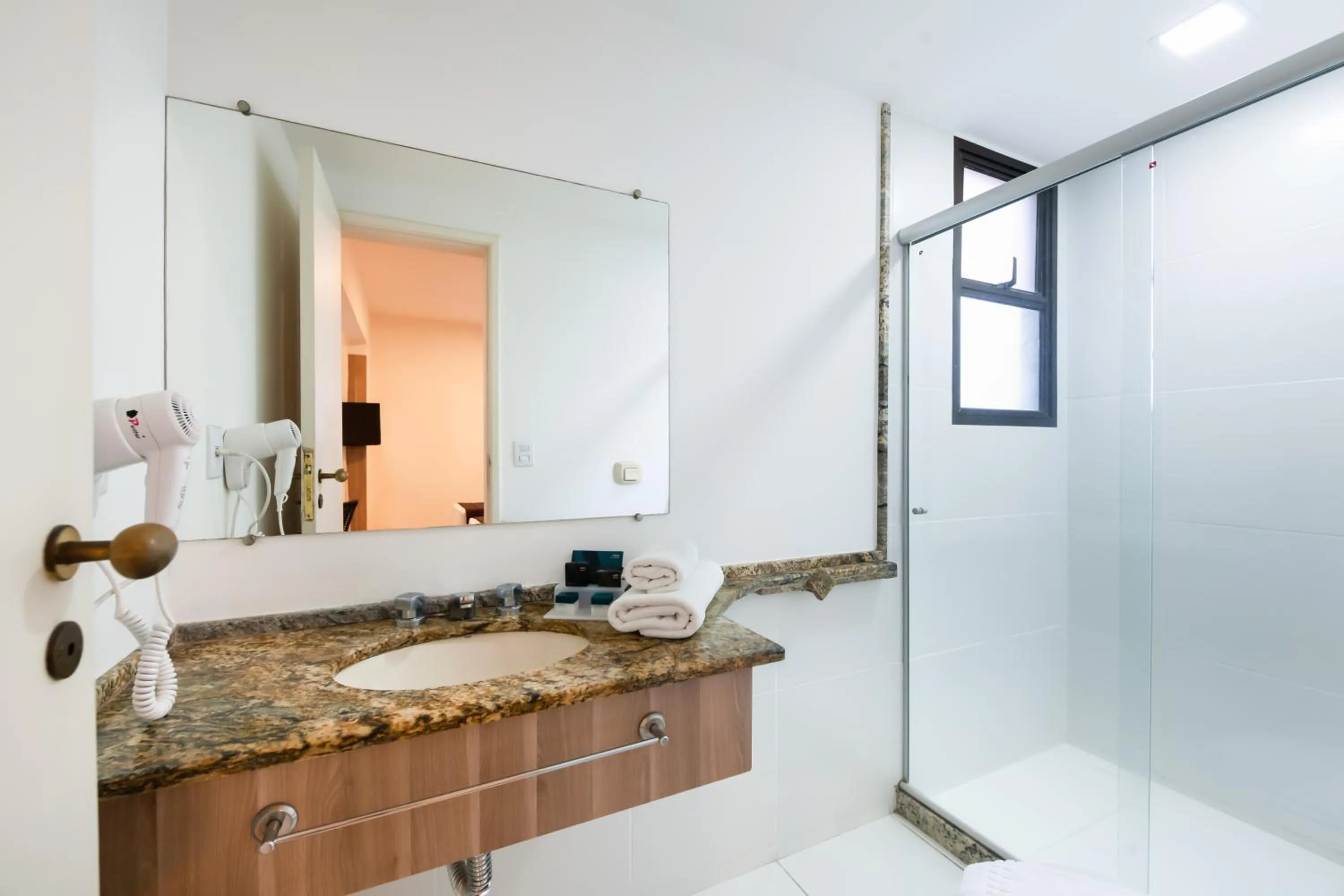 Toilet in Slaviero Vitória