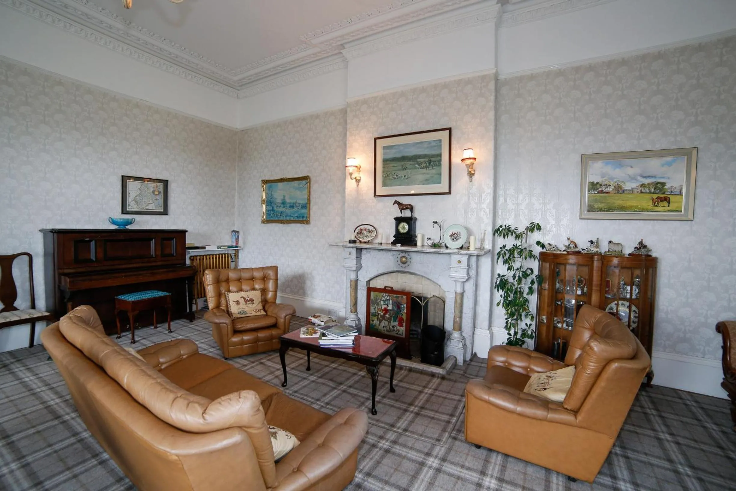 Communal lounge/ TV room in Dunns Houses Farmhouse B&B