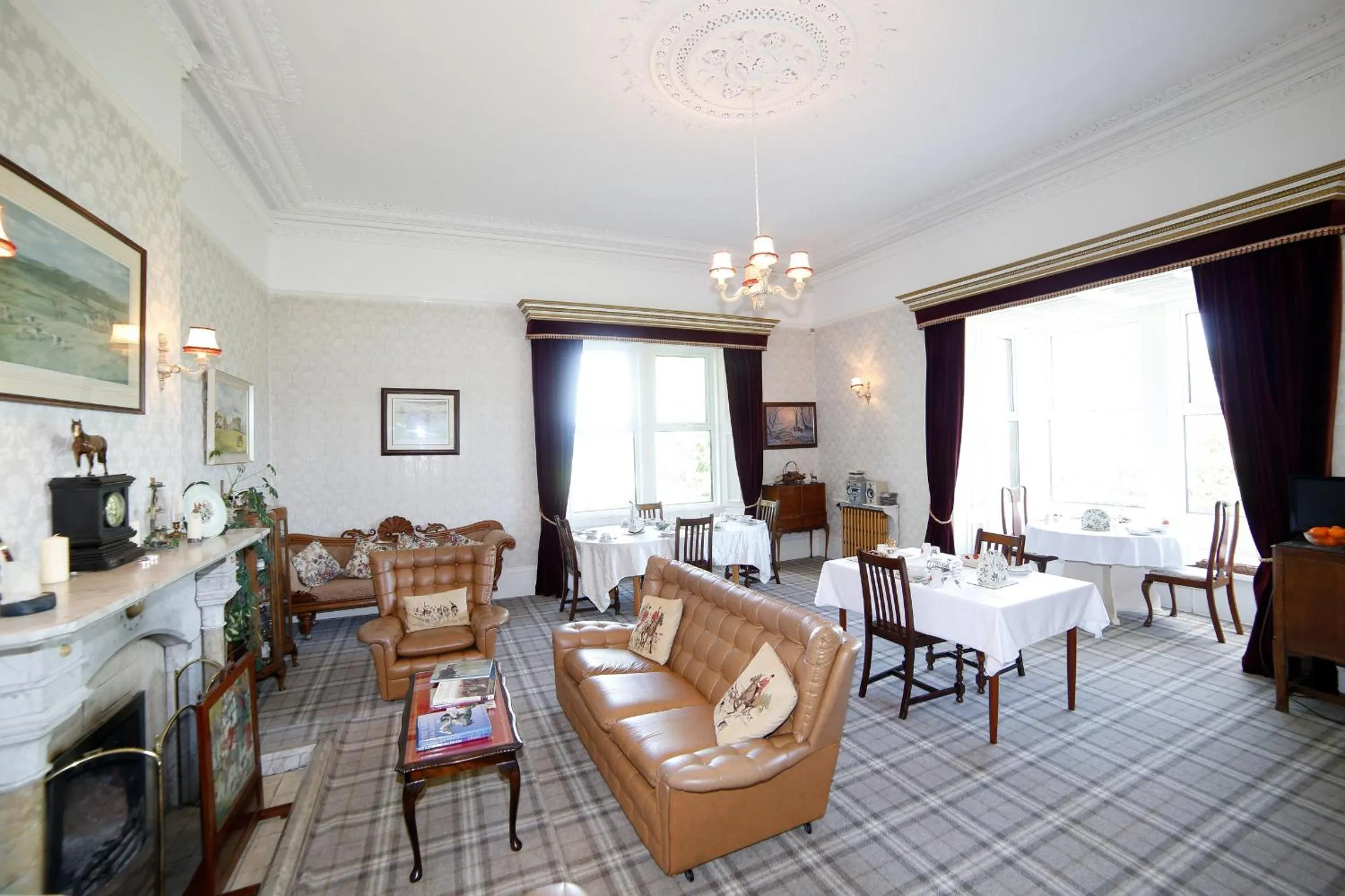 Communal lounge/ TV room in Dunns Houses Farmhouse B&B