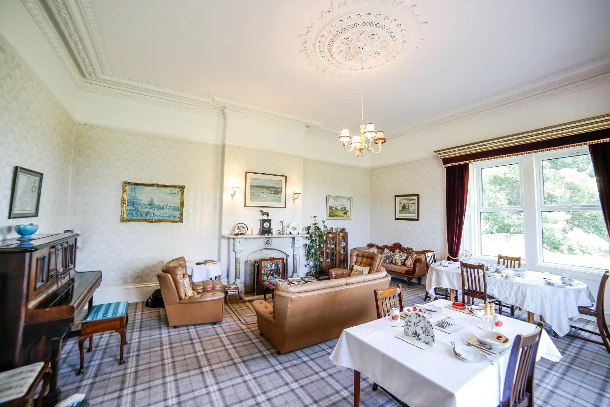 Communal lounge/ TV room in Dunns Houses Farmhouse B&B