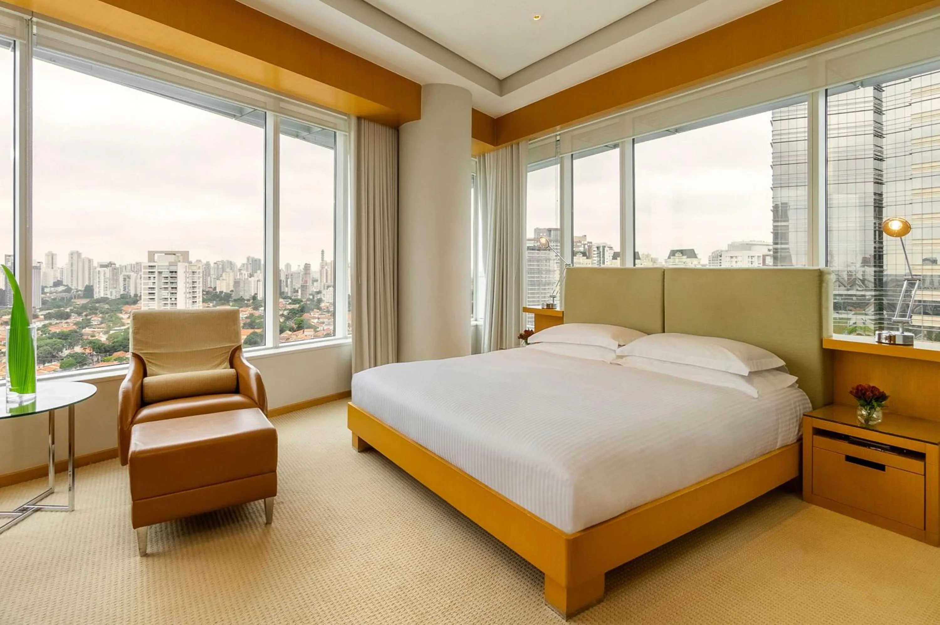 Photo of the whole room, Bed in Grand Hyatt São Paulo