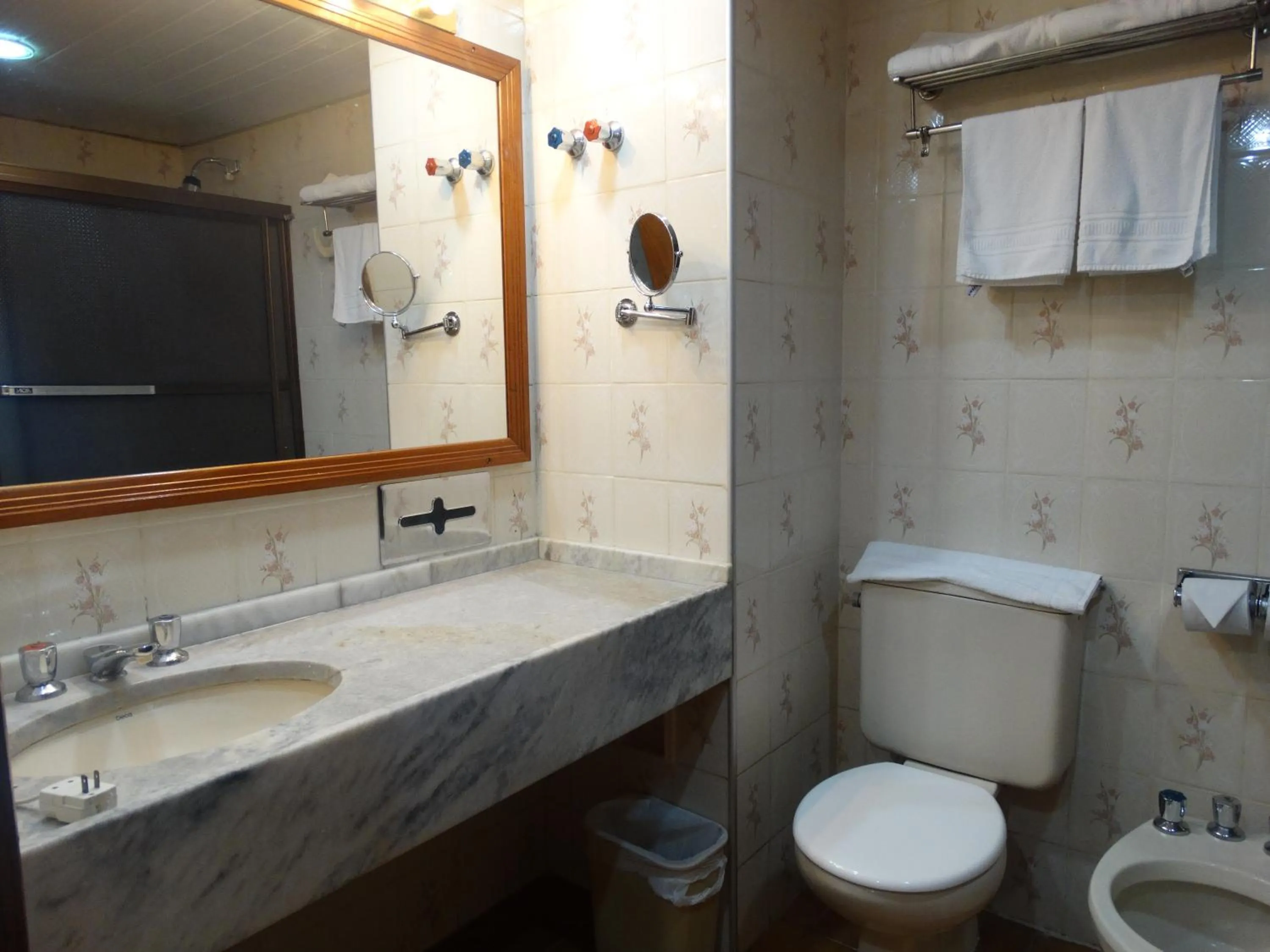 Bathroom in Taj Mahal Hotel