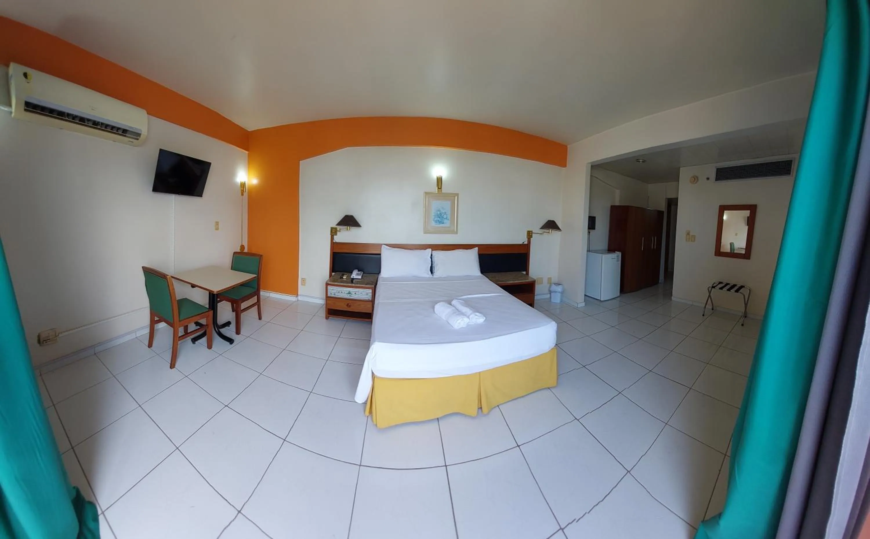 Bed in Taj Mahal Hotel