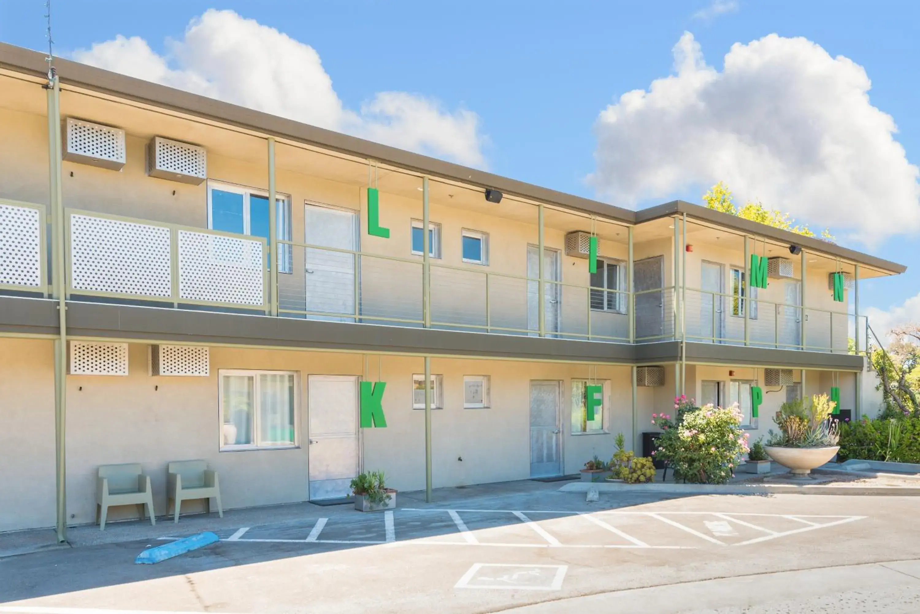 The Greens Hotel on Del Paso The Greens Hotel on Del Paso