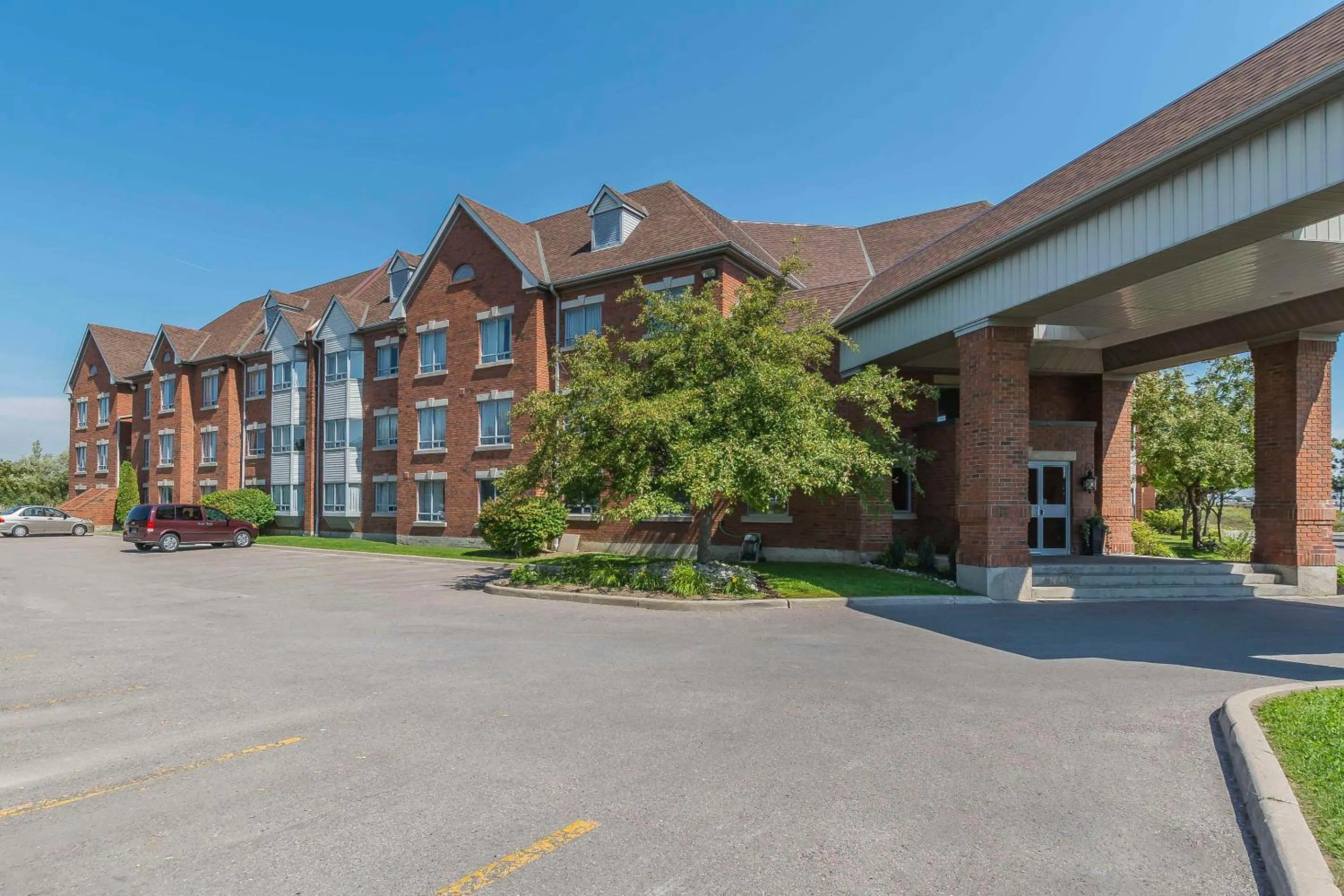 Property building in Quality Suites