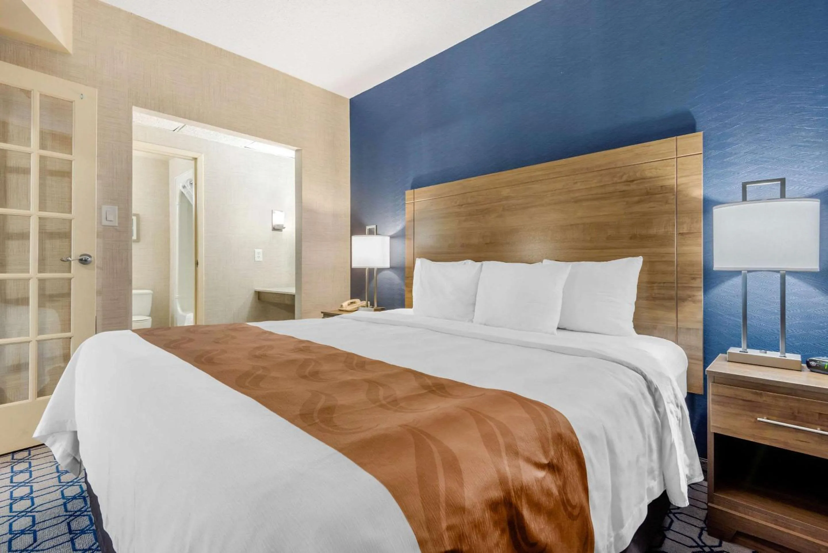 Bedroom, Bed in Quality Suites