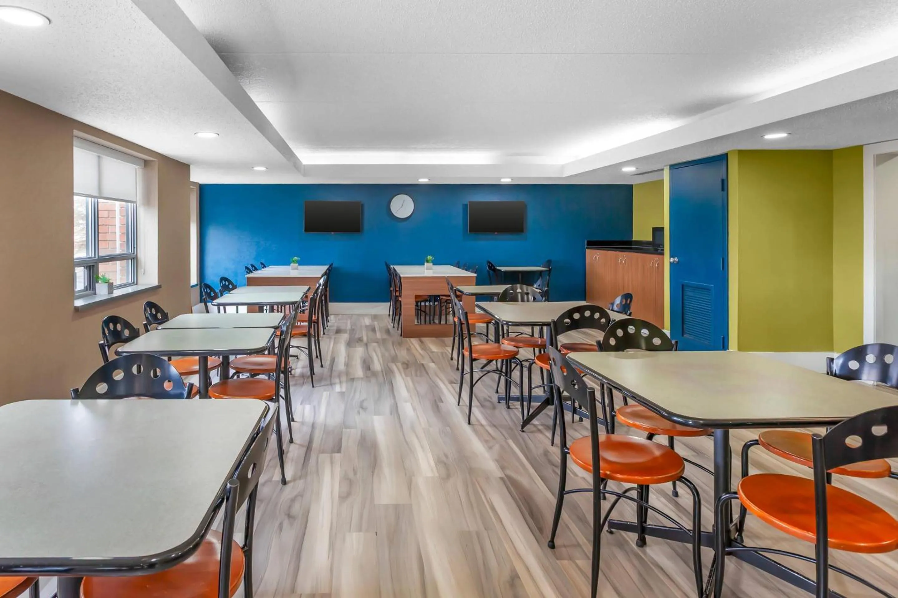 Breakfast in Quality Suites