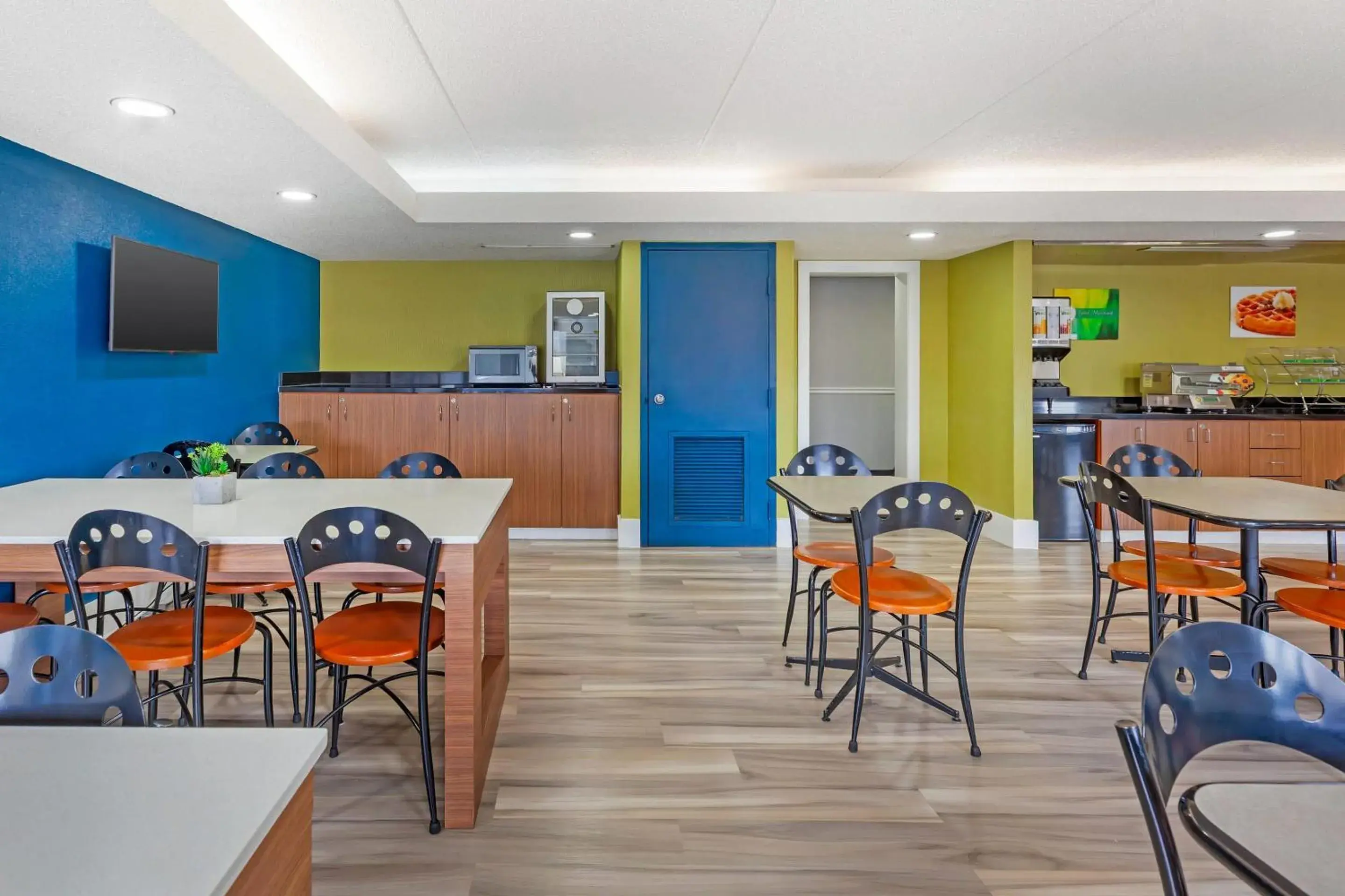 Breakfast in Quality Suites Breakfast in Quality Suites