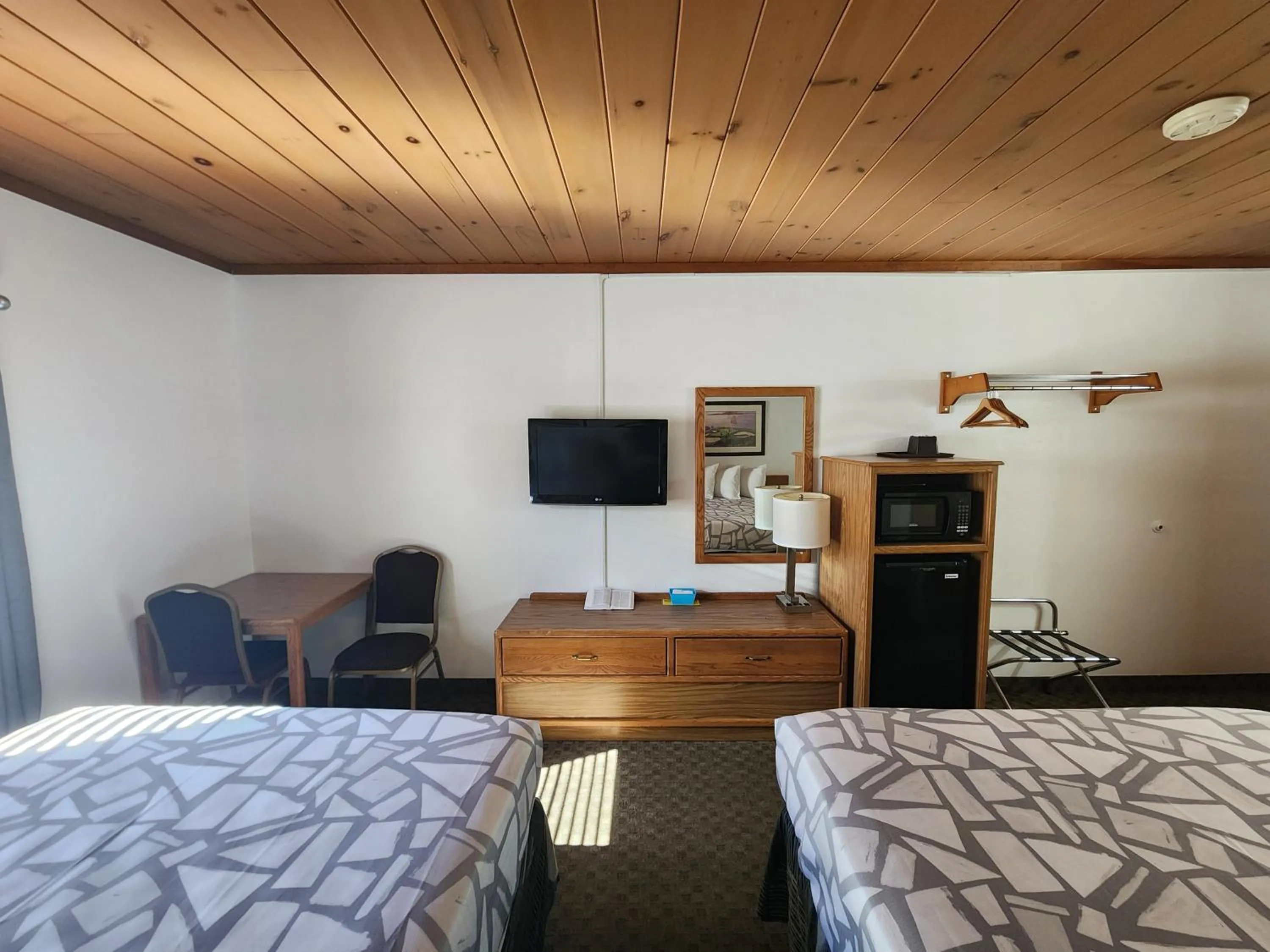 Bed in Lantern Motel