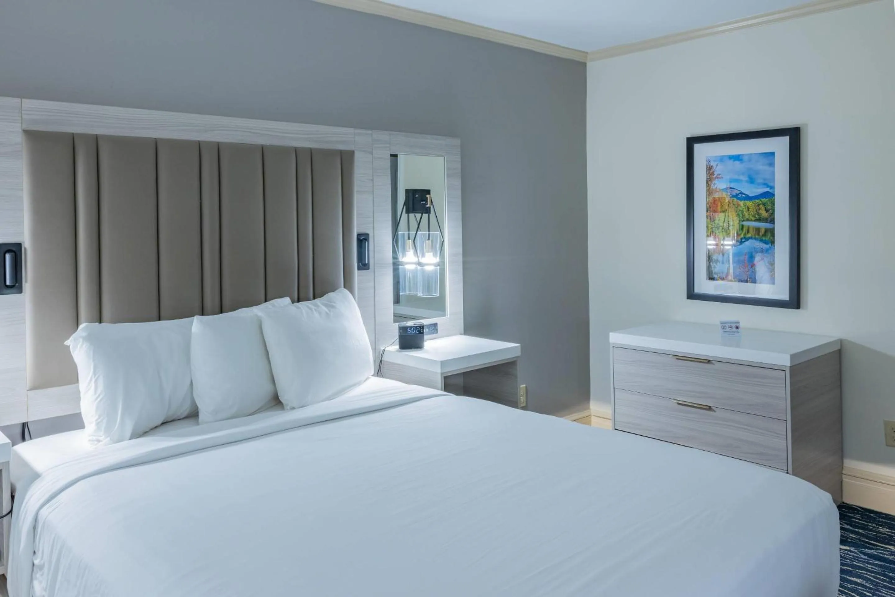 Bedroom, Bed in Inn on the Square, an Ascend Collection Hotel