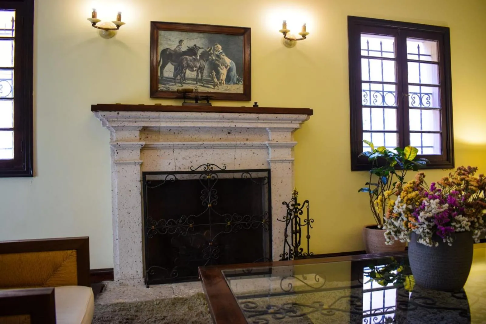 Communal lounge/ TV room in Hotel Villa del Carmen
