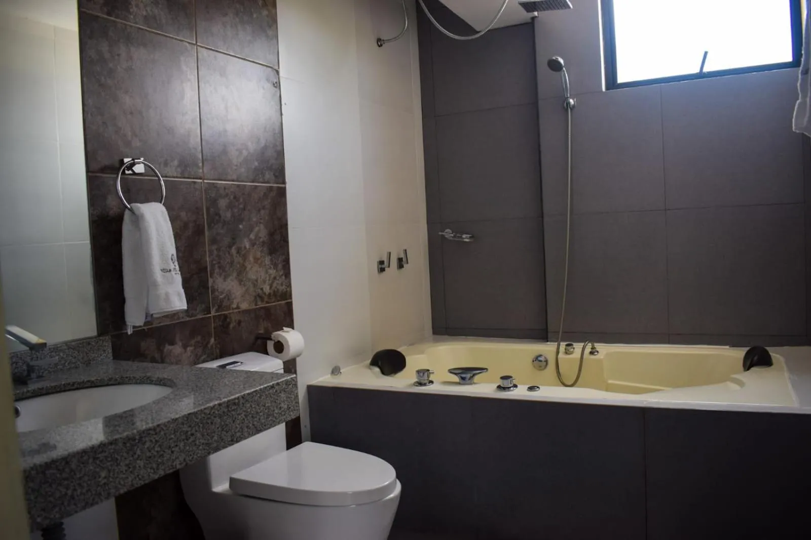 Hot Tub in Hotel Villa del Carmen