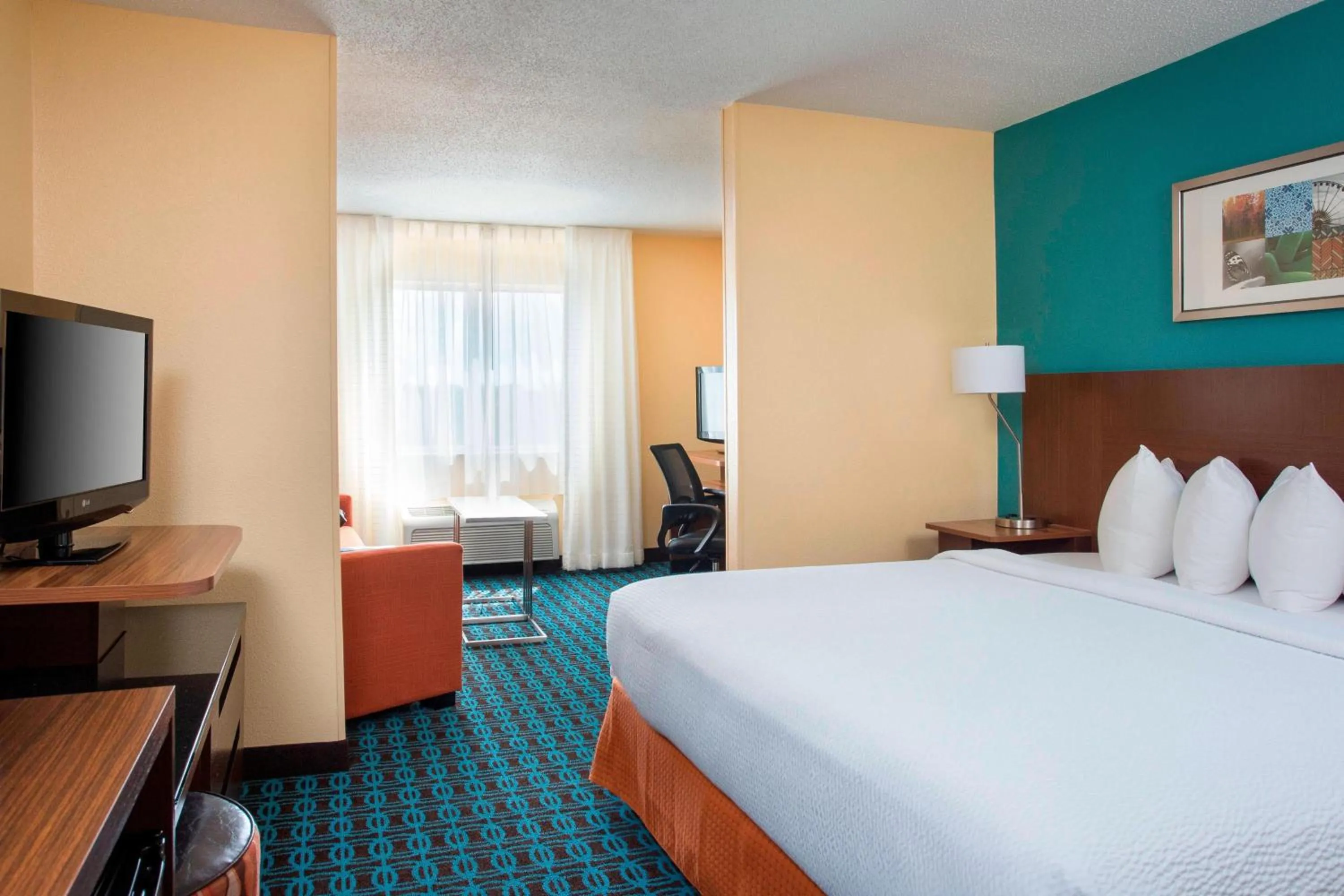 Photo of the whole room, Bed in Fairfield Inn & Suites by Marriott Branson