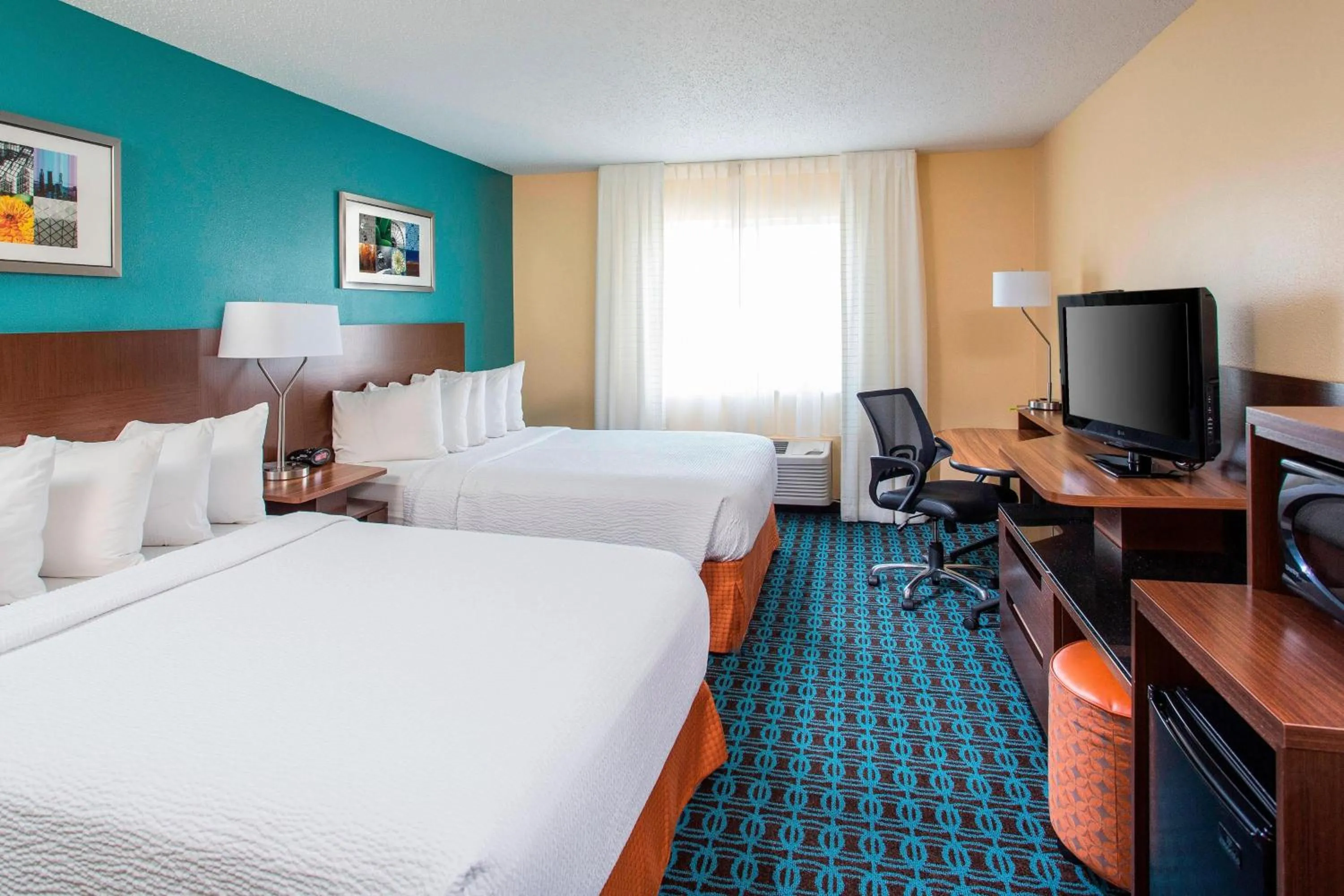 Photo of the whole room, Bed in Fairfield Inn & Suites by Marriott Branson