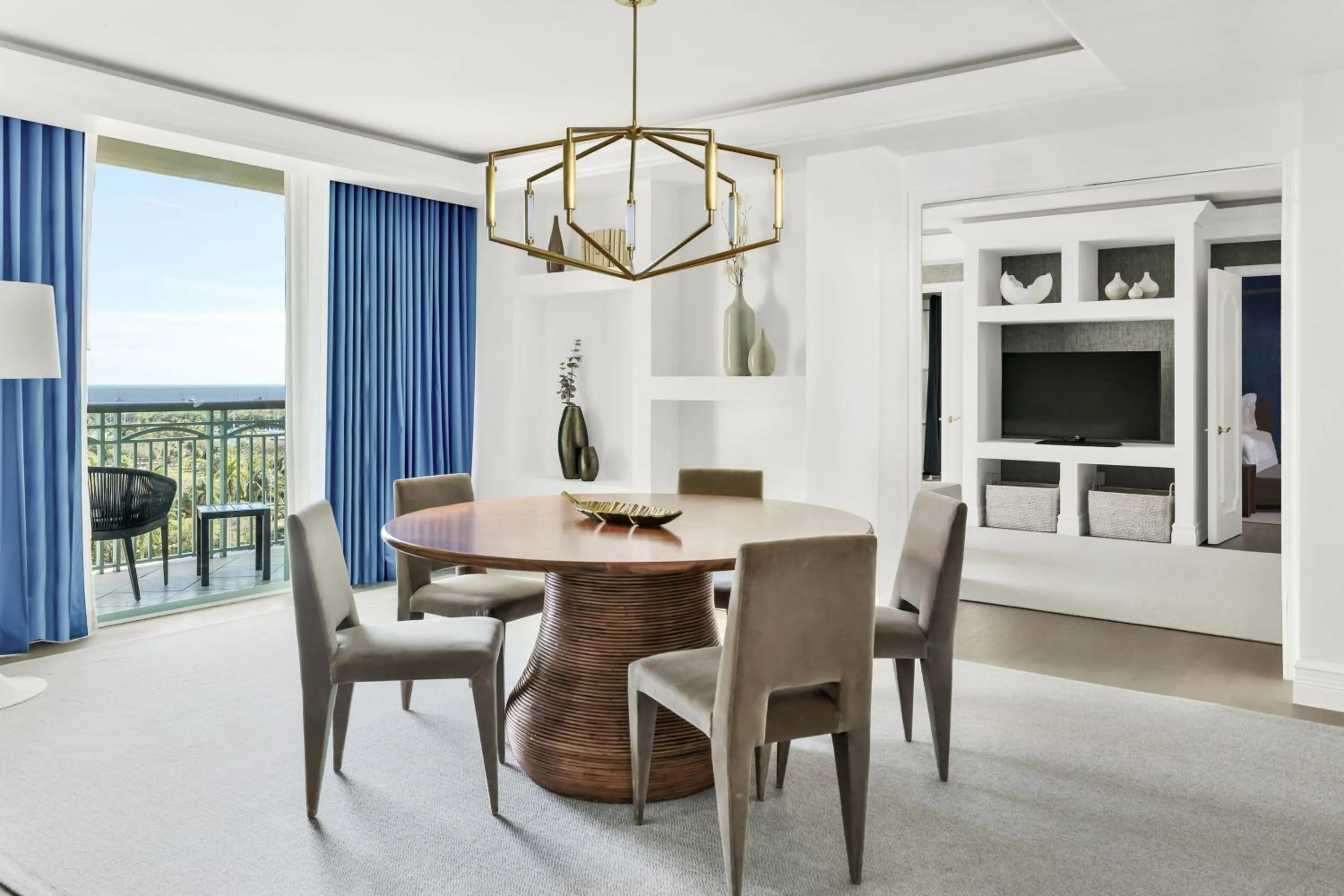 Photo of the whole room in The Ritz-Carlton Coconut Grove, Miami