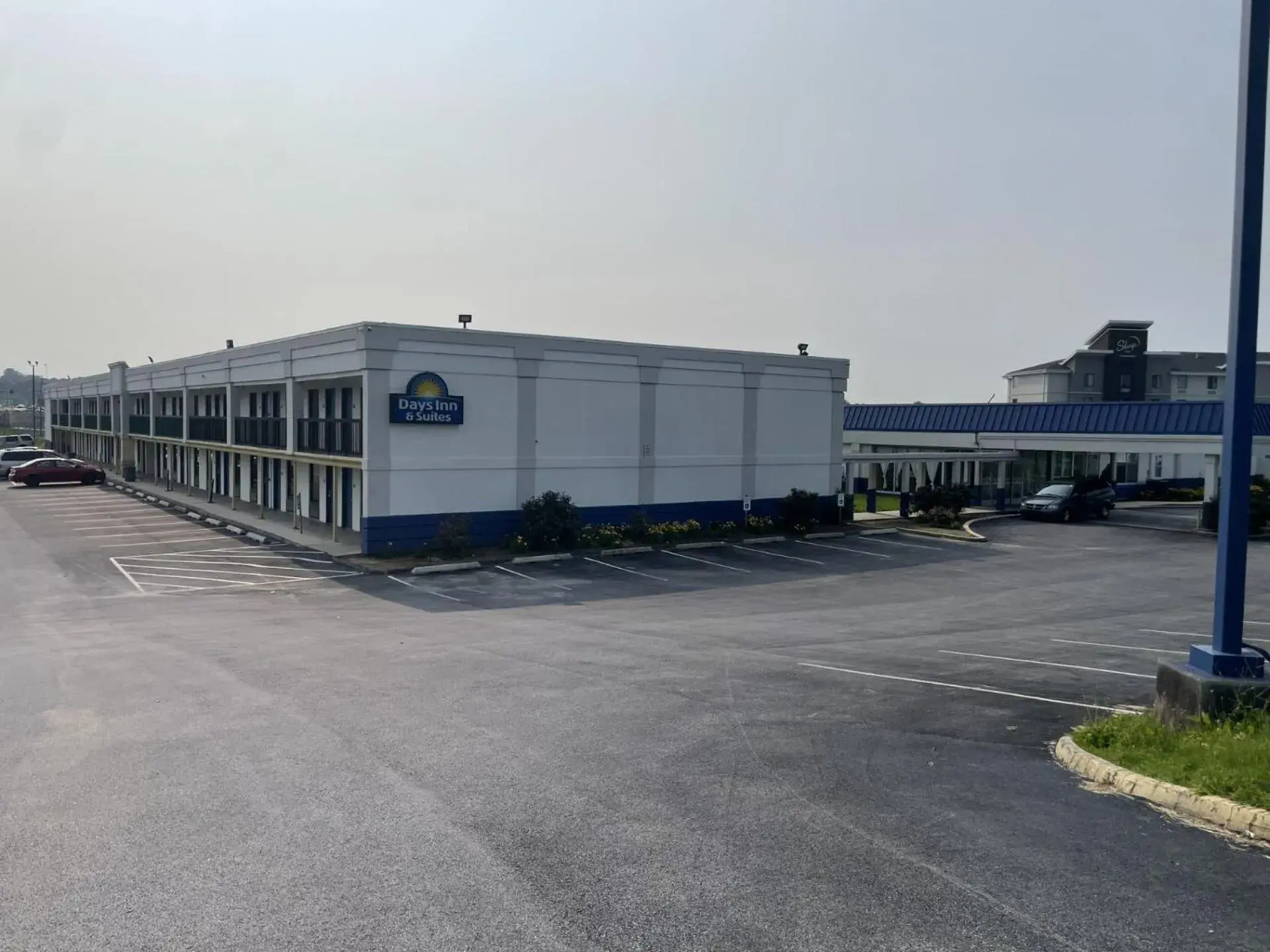 Property building in Days Inn & Suites by Wyndham York Property building in Days Inn & Suites by Wyndham York