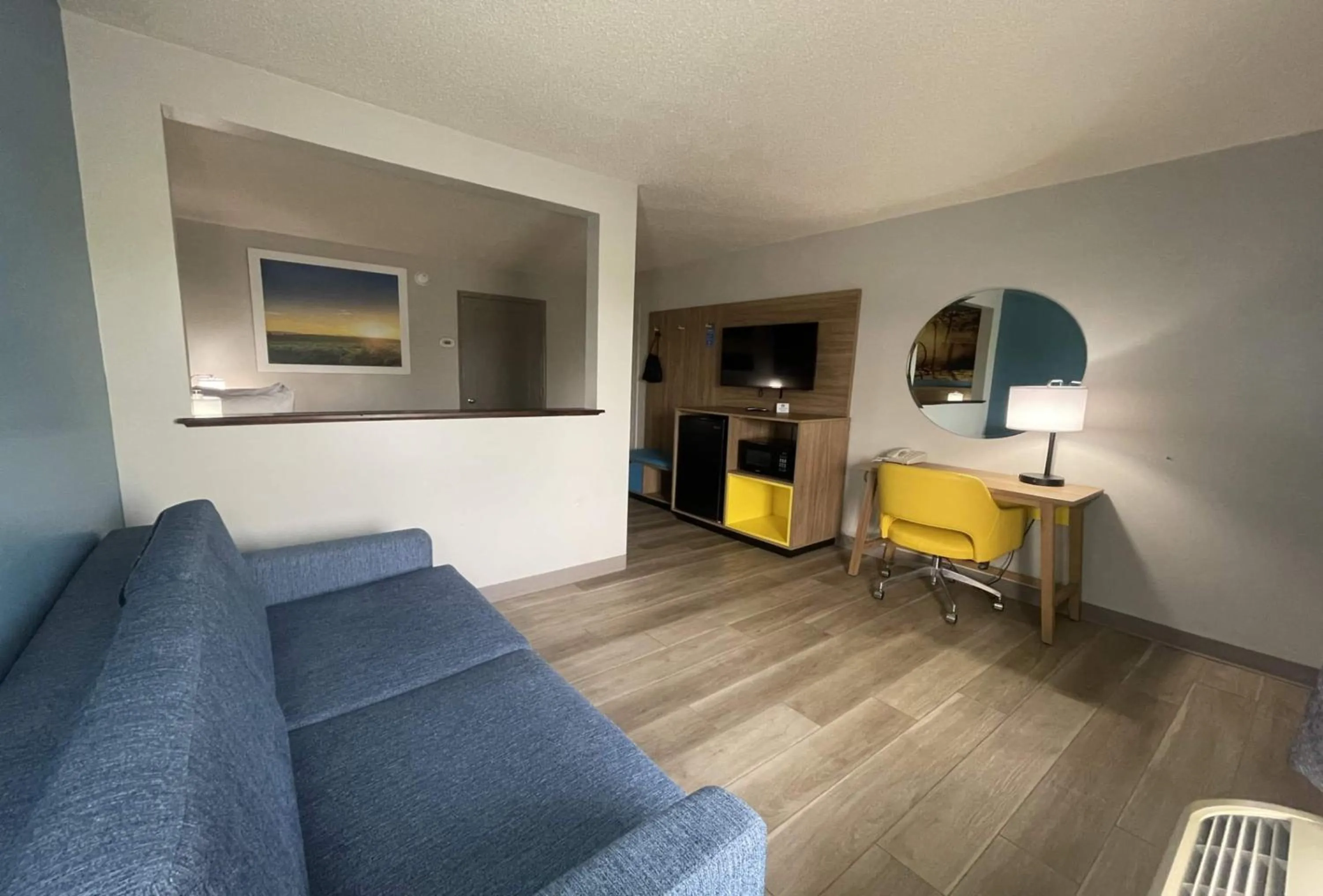 Photo of the whole room in Days Inn & Suites by Wyndham York