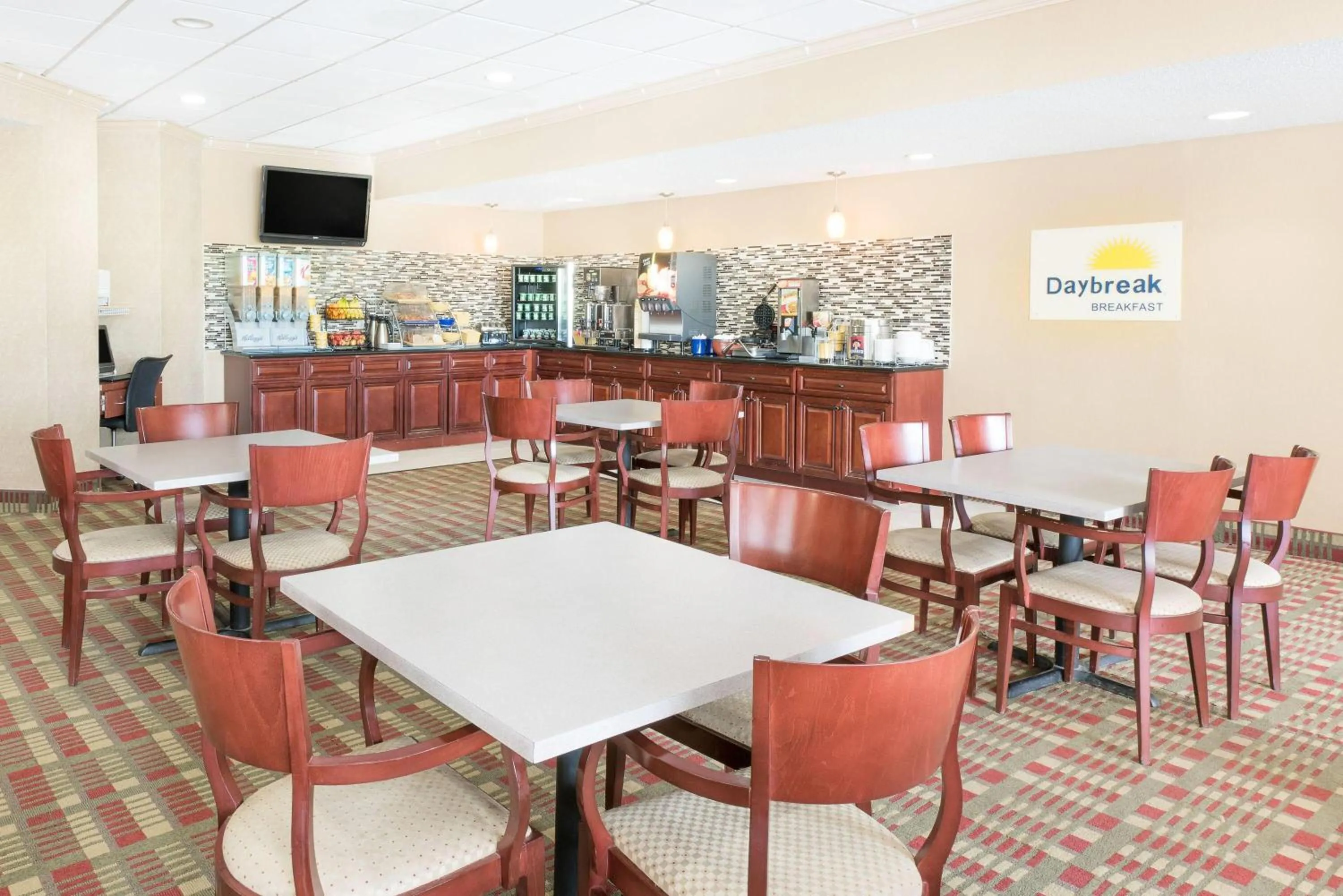 Breakfast in Days Inn & Suites by Wyndham York