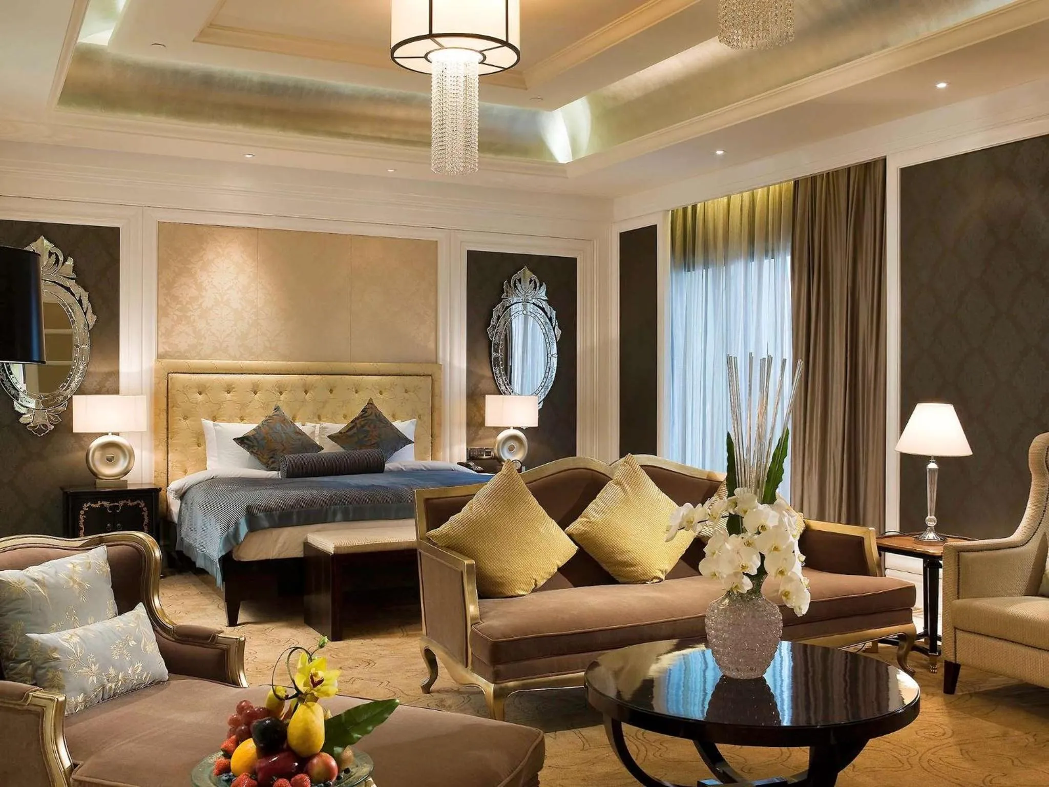 Photo of the whole room, Bed in Hotel Shanghai Sheshan Oriental - Handwritten Collection