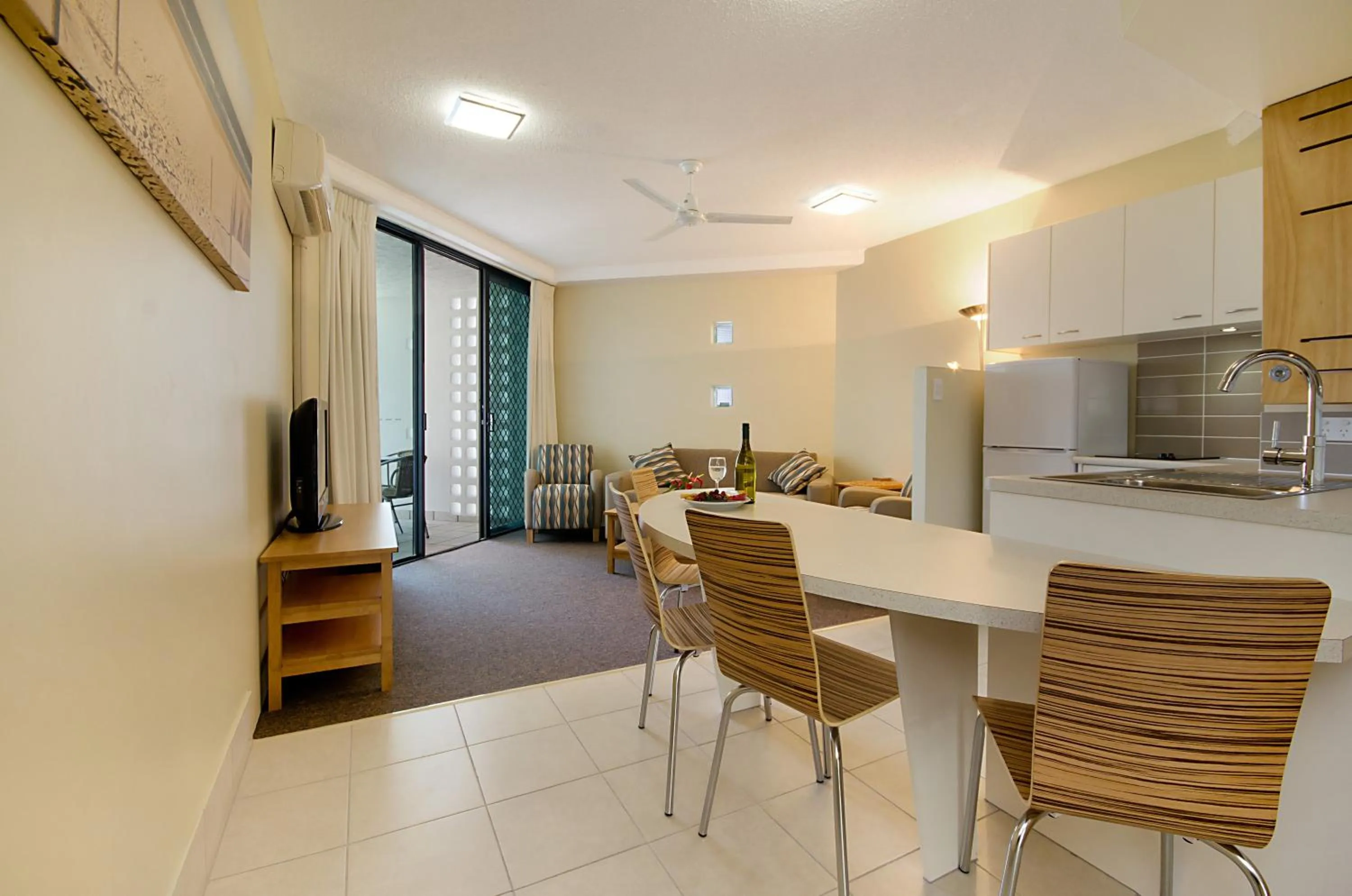 Dining area in Beach Club Resort Mooloolaba
