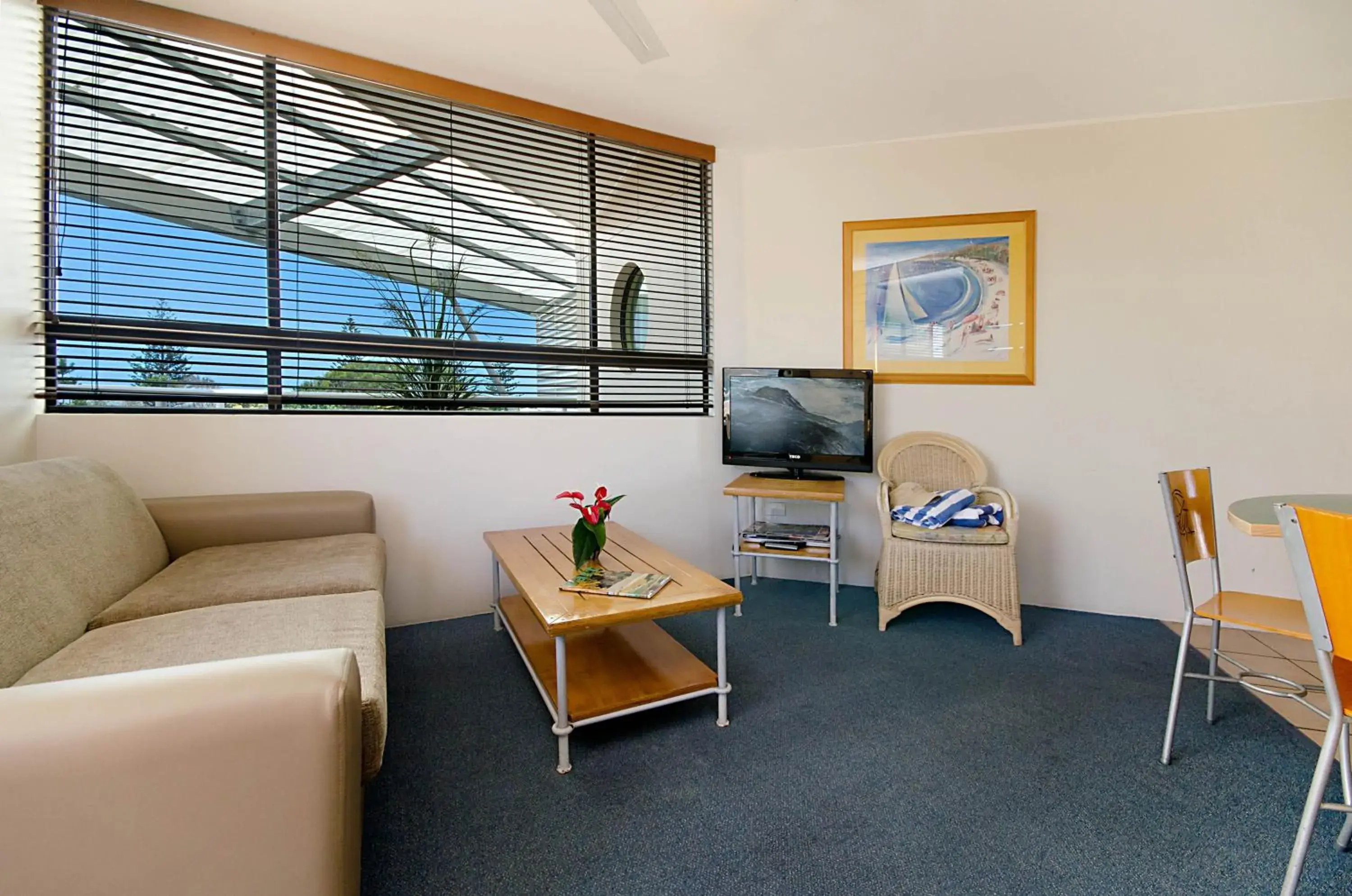 Budget One-Bedroom Apartment in Beach Club Resort Mooloolaba Budget One-Bedroom Apartment in Beach Club Resort Mooloolaba