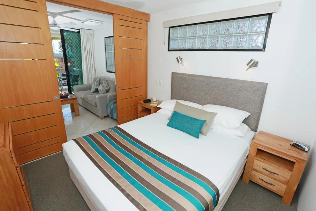 Bedroom, Bed in Beach Club Resort Mooloolaba
