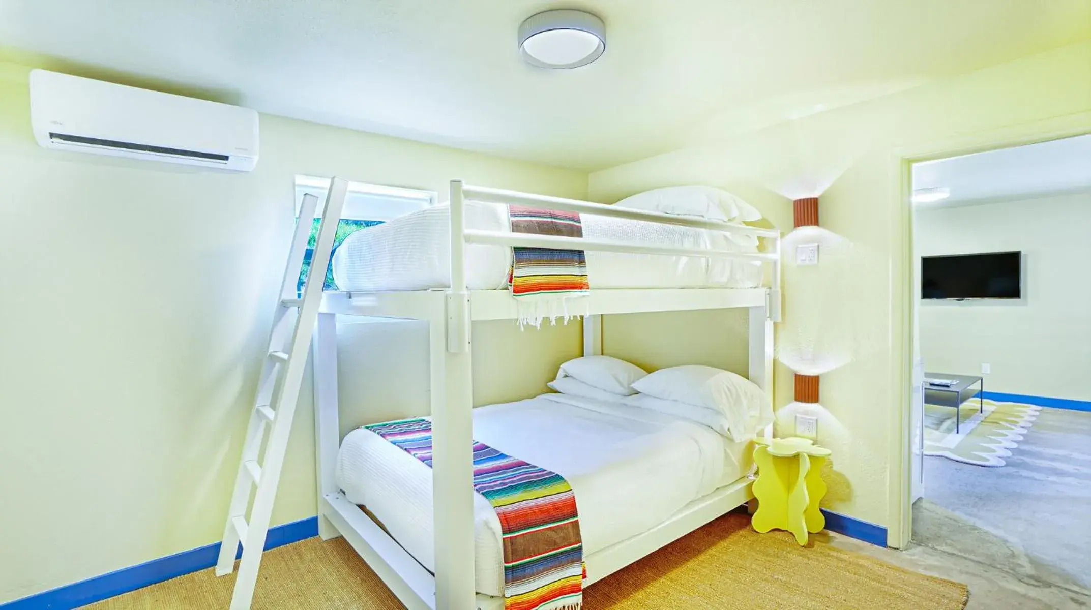 Bed in The Siesta Motel Bed in The Siesta Motel