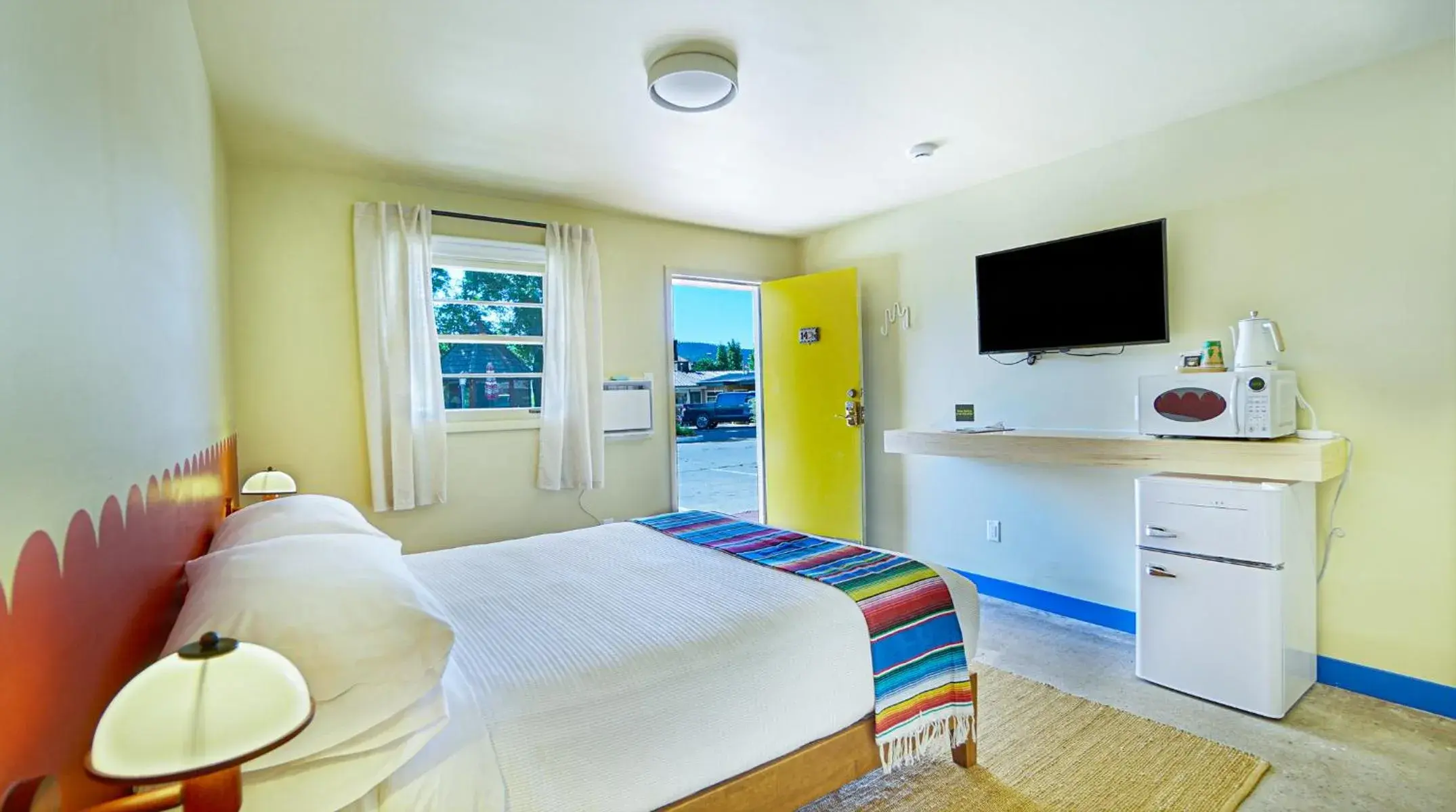 Bed in The Siesta Motel Bed in The Siesta Motel