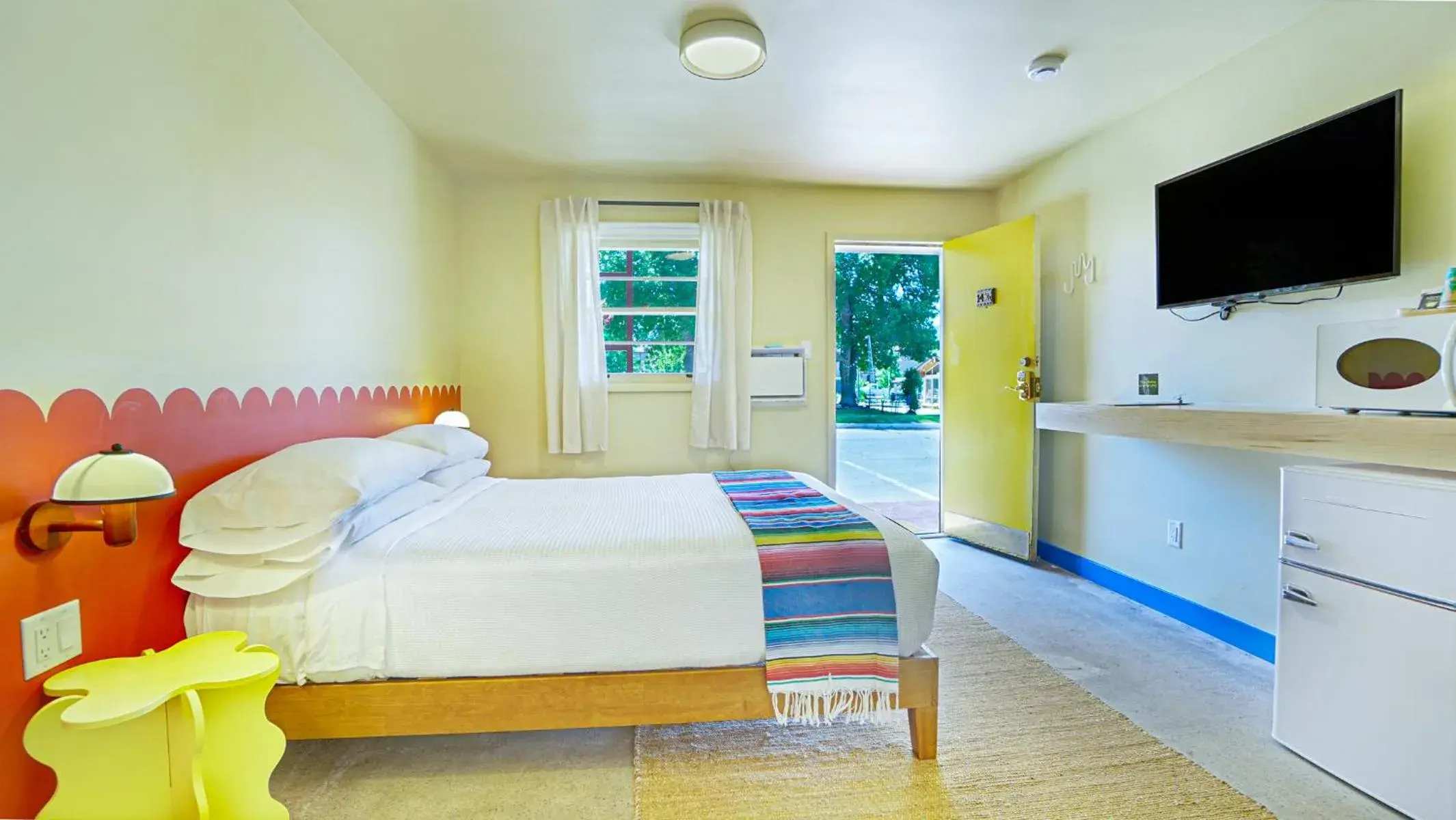 Bed in The Siesta Motel Bed in The Siesta Motel