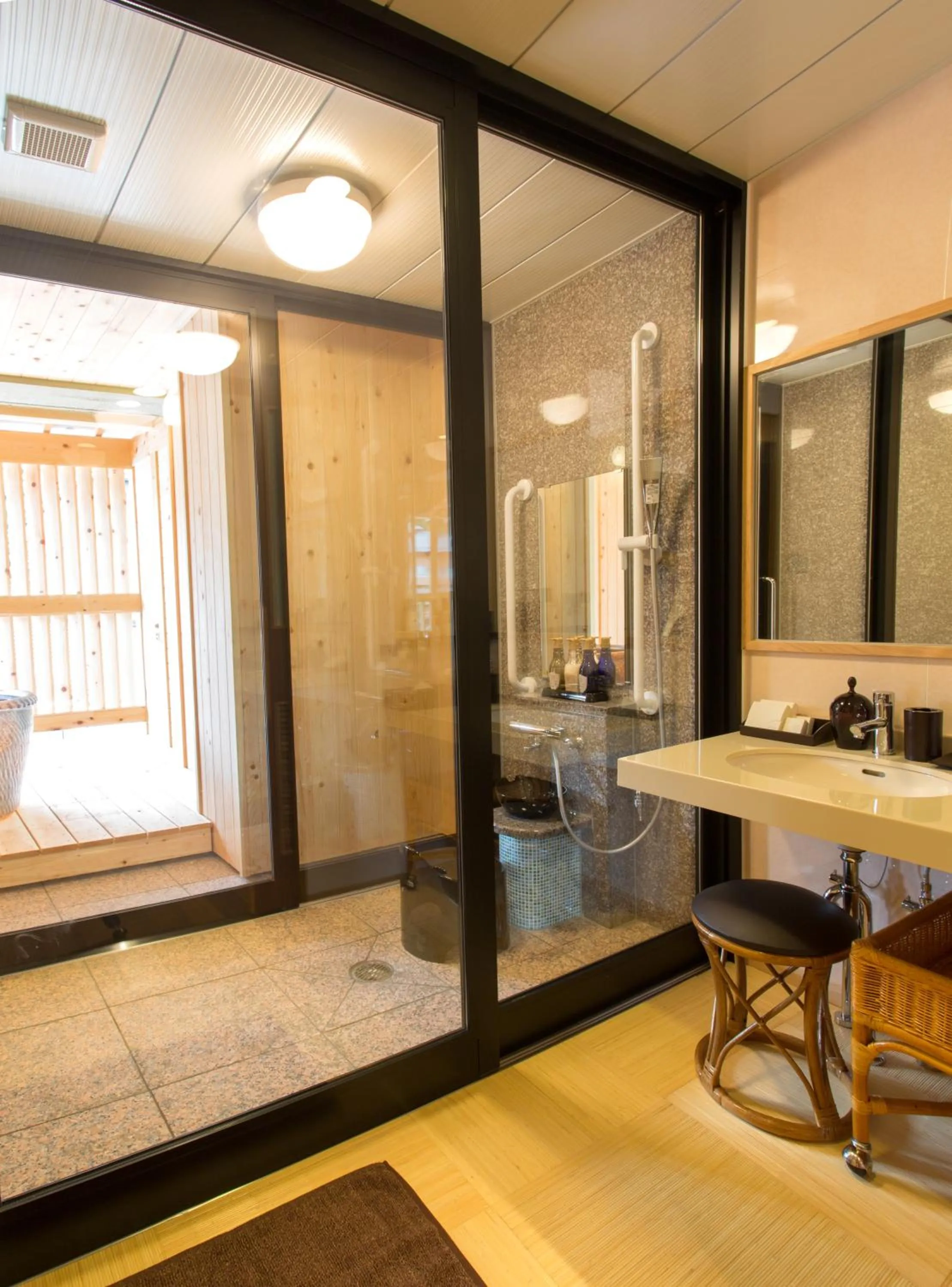 Shower in Yura No Yado Seifuen