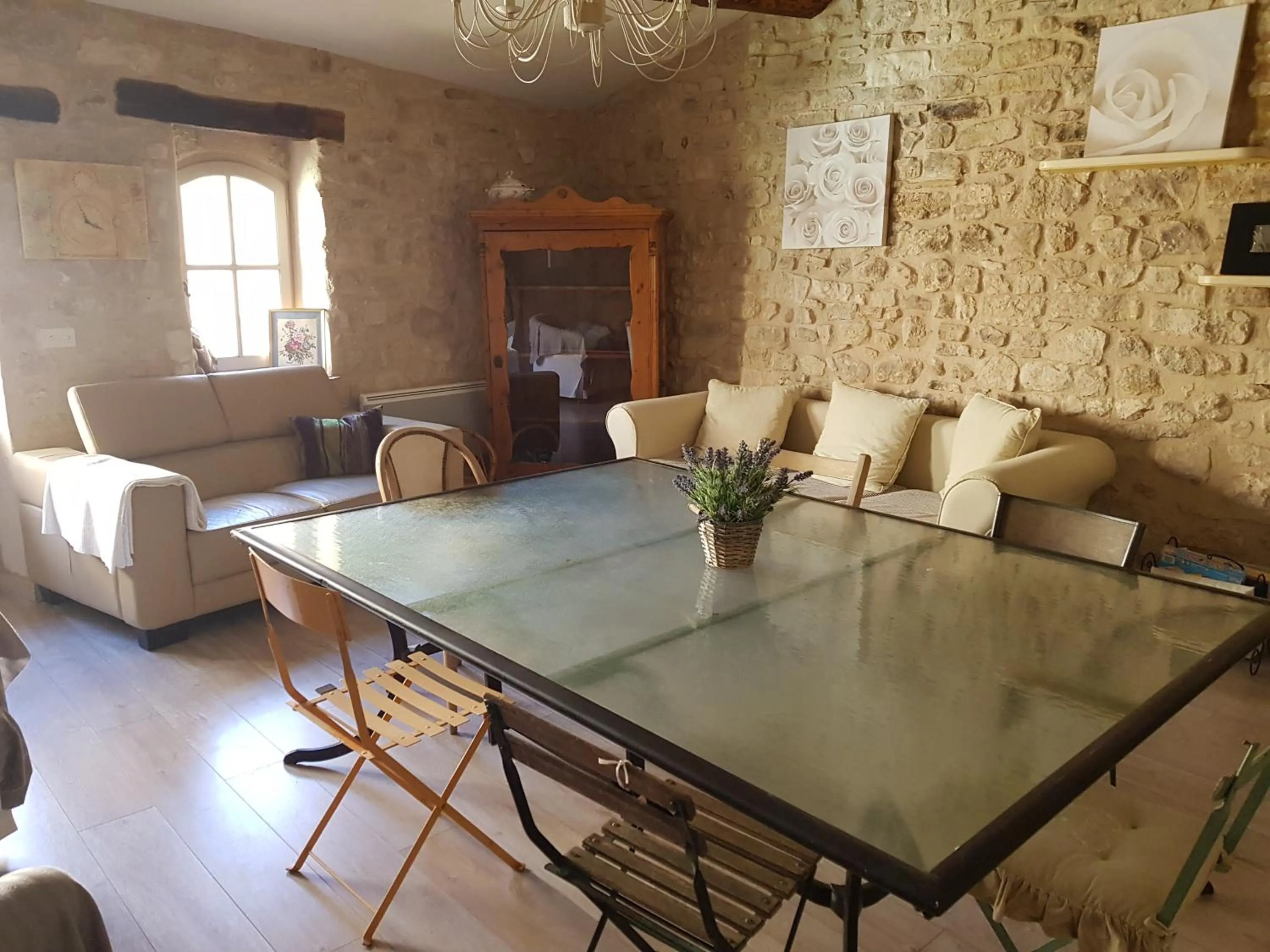 Decorative detail in Le Crillon