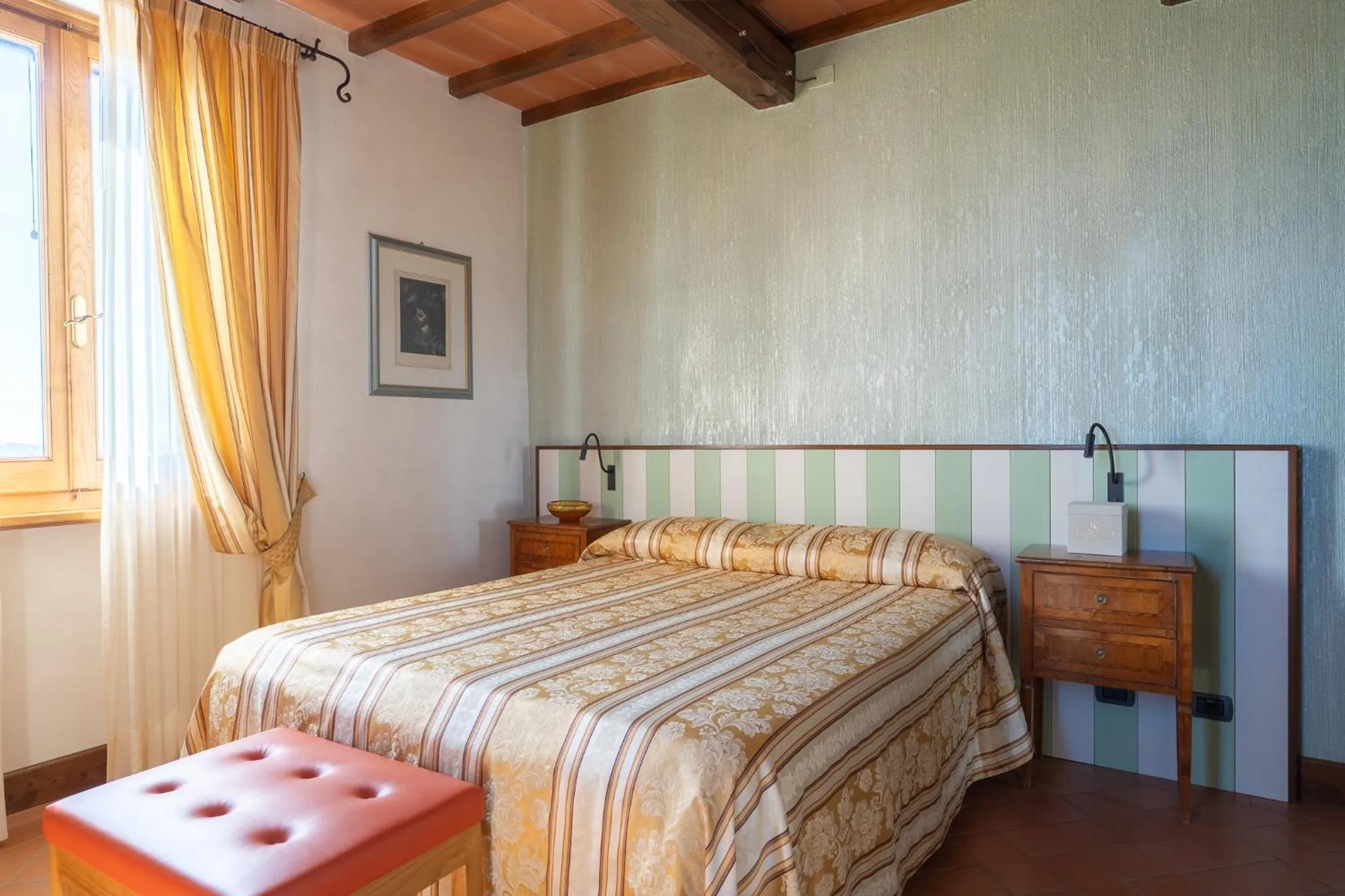 Photo of the whole room, Bed in Locanda Poggioleone