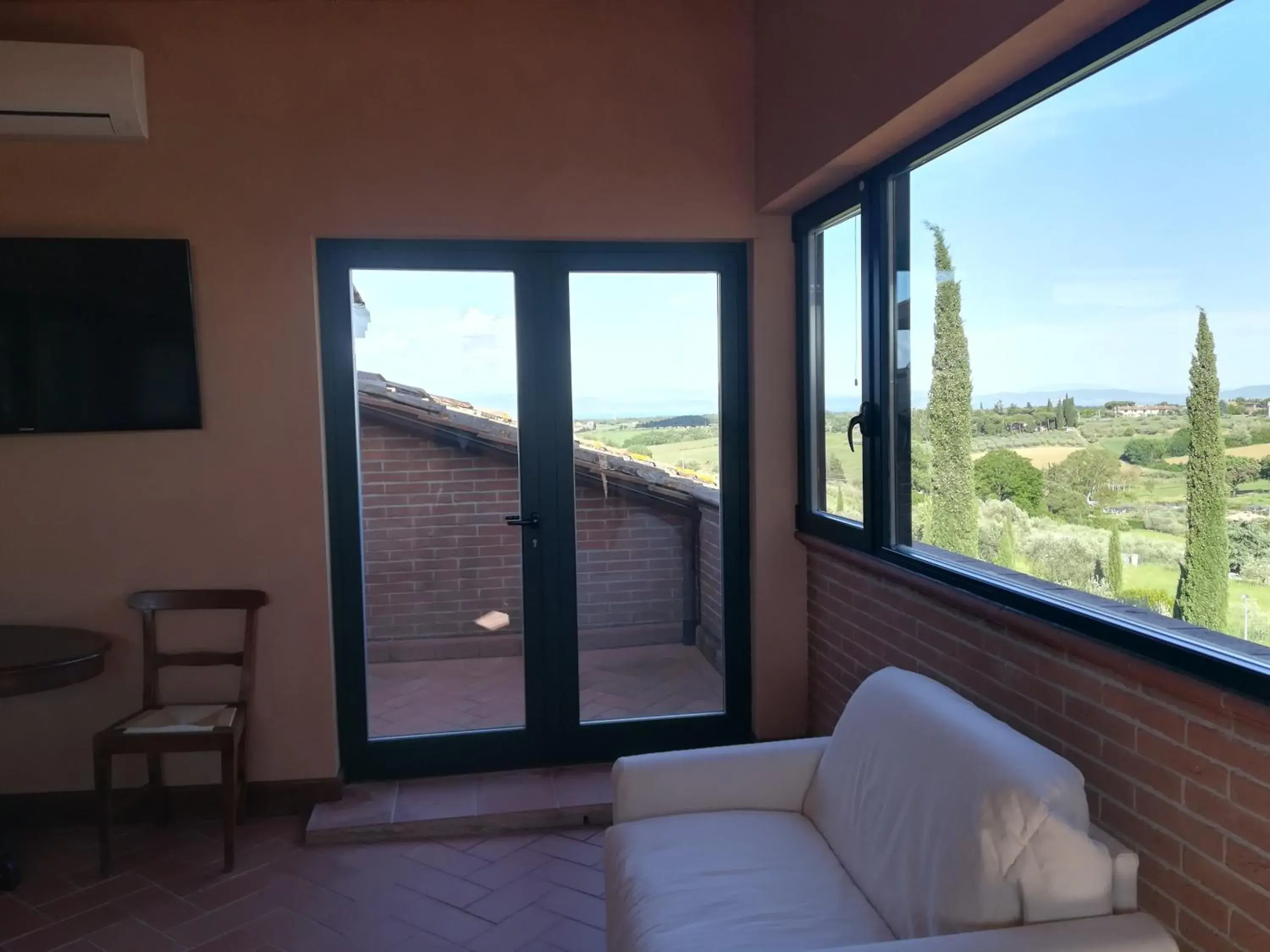 Deluxe Double Room with Balcony in Locanda Poggioleone Deluxe Double Room with Balcony in Locanda Poggioleone