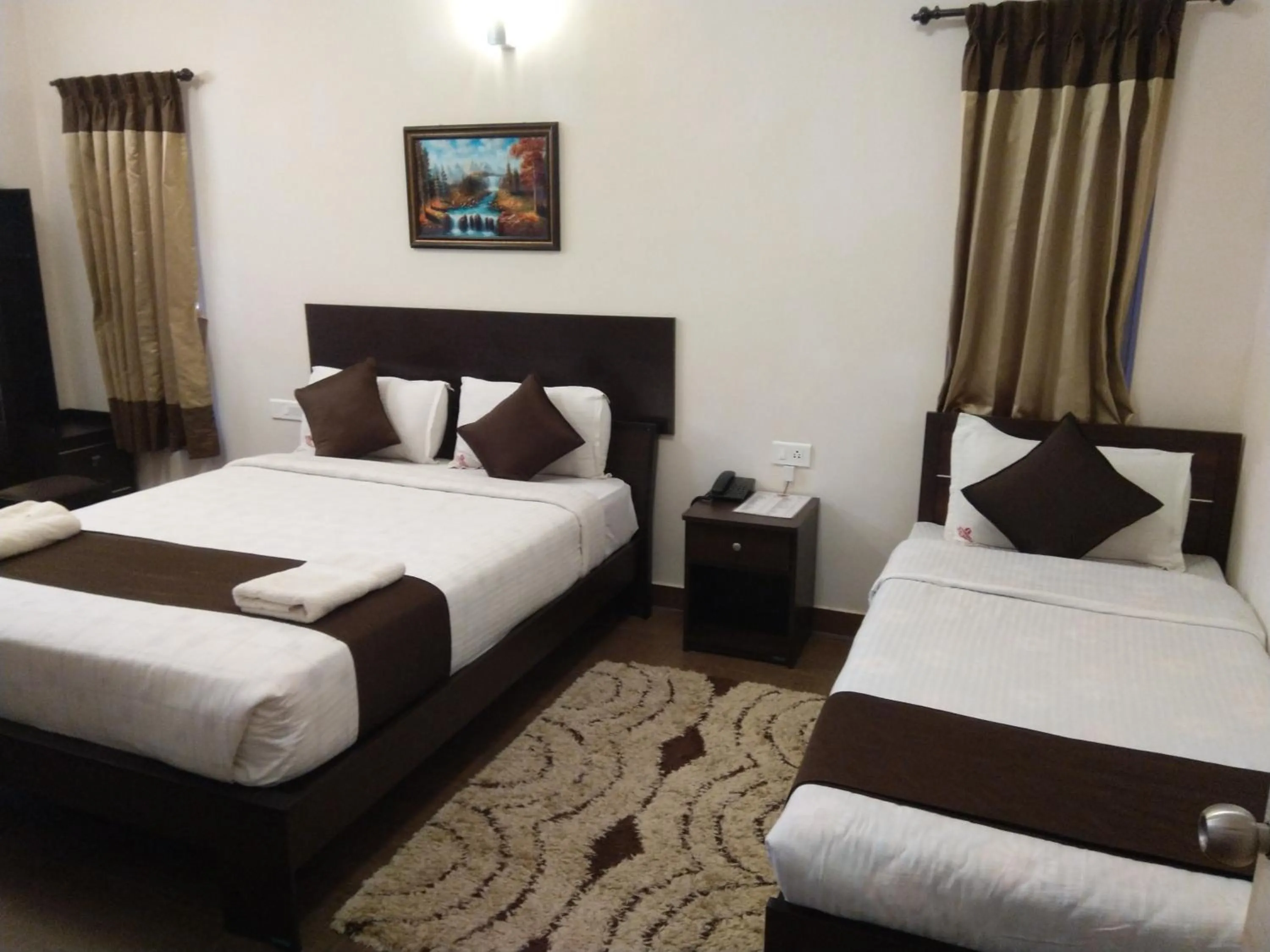 Bedroom, Bed in Paradise Perfect - Nonsmoking Non alcoholic No unmarried couples