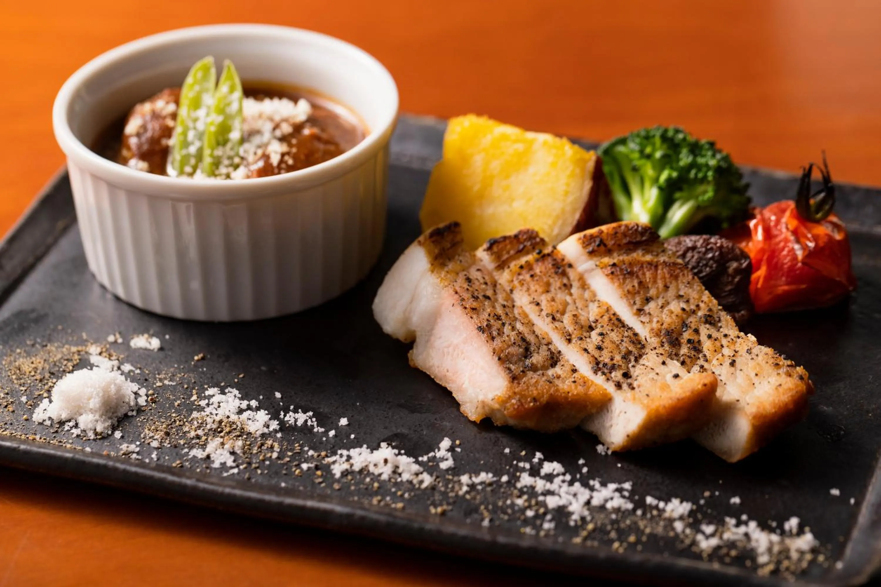 Dinner in Goto Conkana Kingdom Winery & Resort