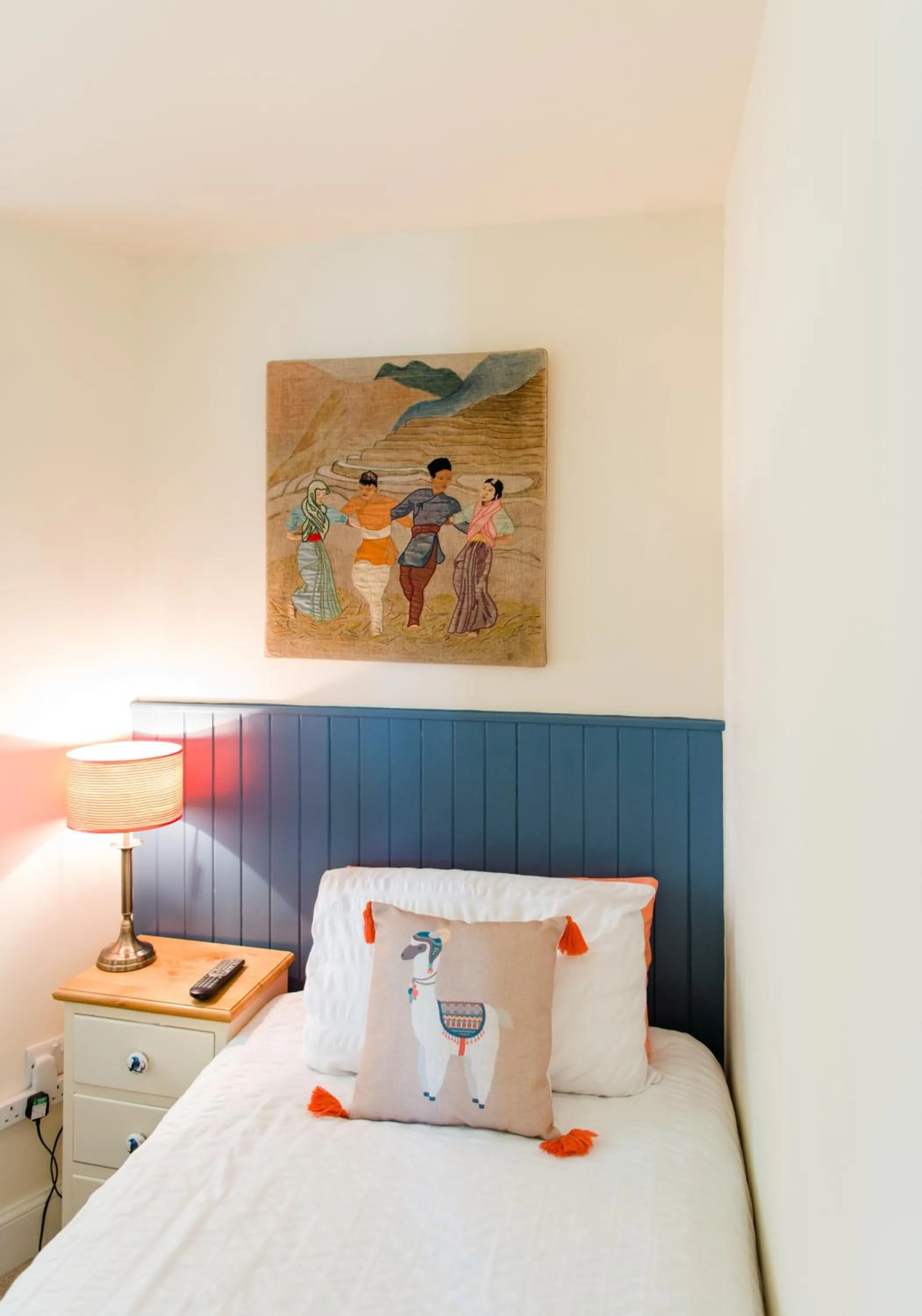 Bed in The Merryburn - Rooms and Courtyard Studios