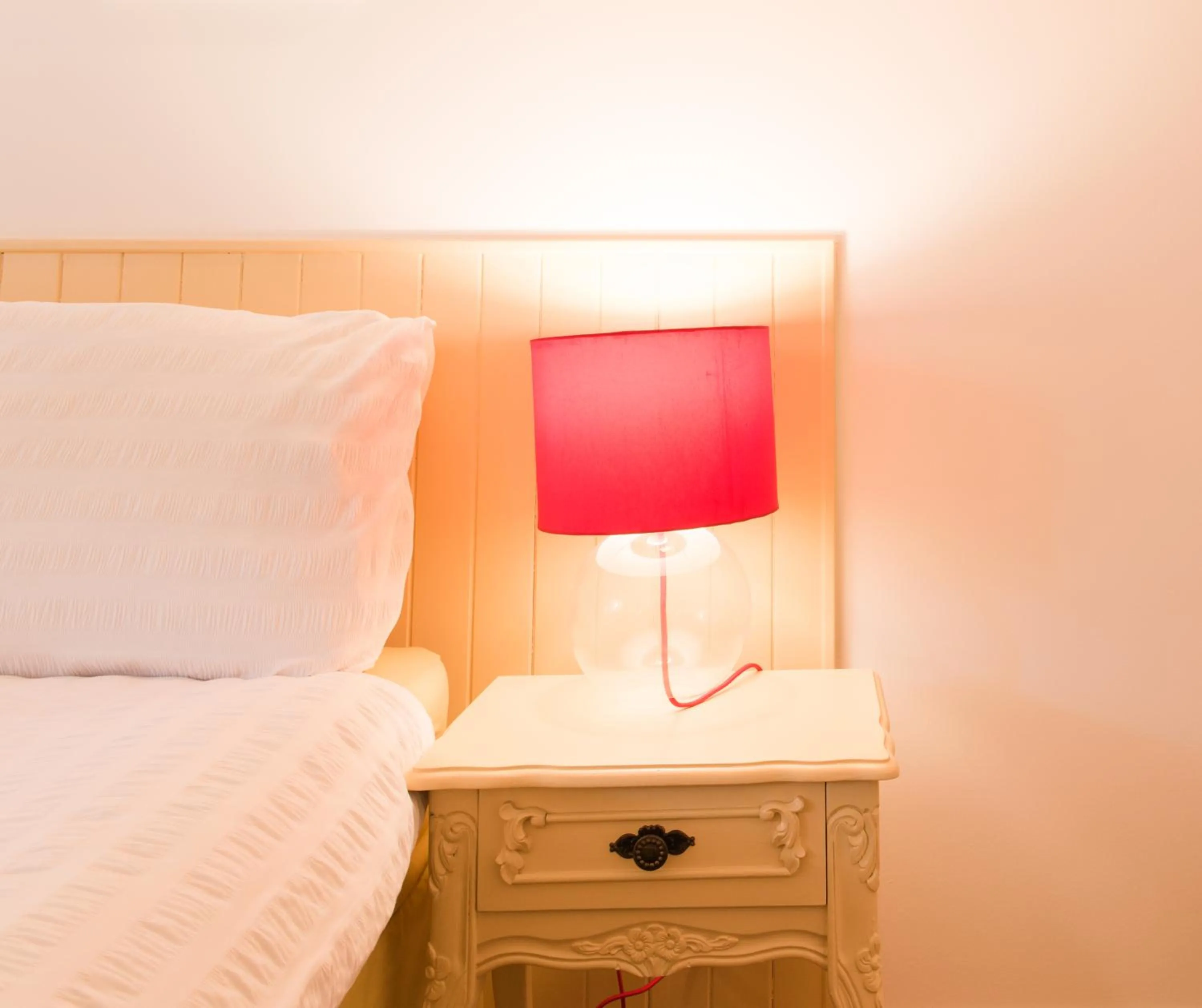 Bed in The Merryburn - Rooms and Courtyard Studios