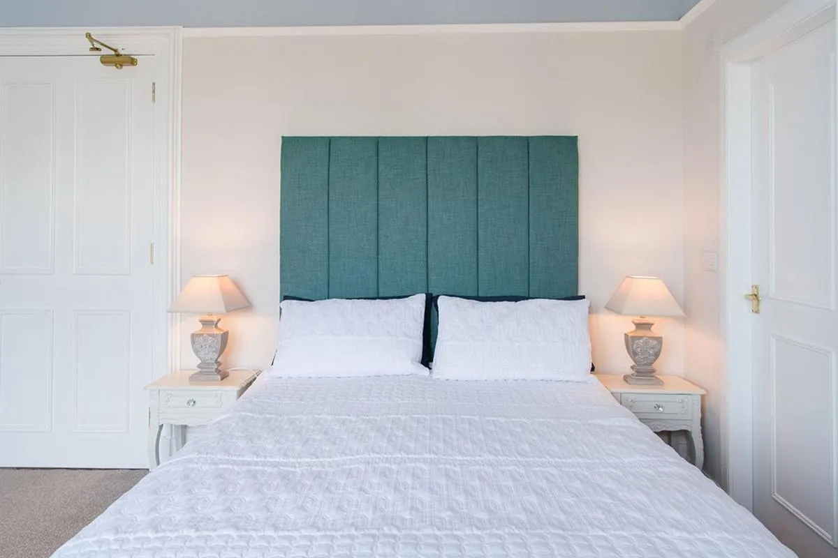 Bed in The Merryburn - Rooms and Courtyard Studios