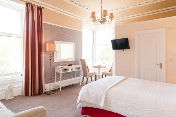 Bed in The Merryburn - Rooms and Courtyard Studios