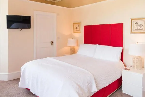 Bed in The Merryburn - Rooms and Courtyard Studios