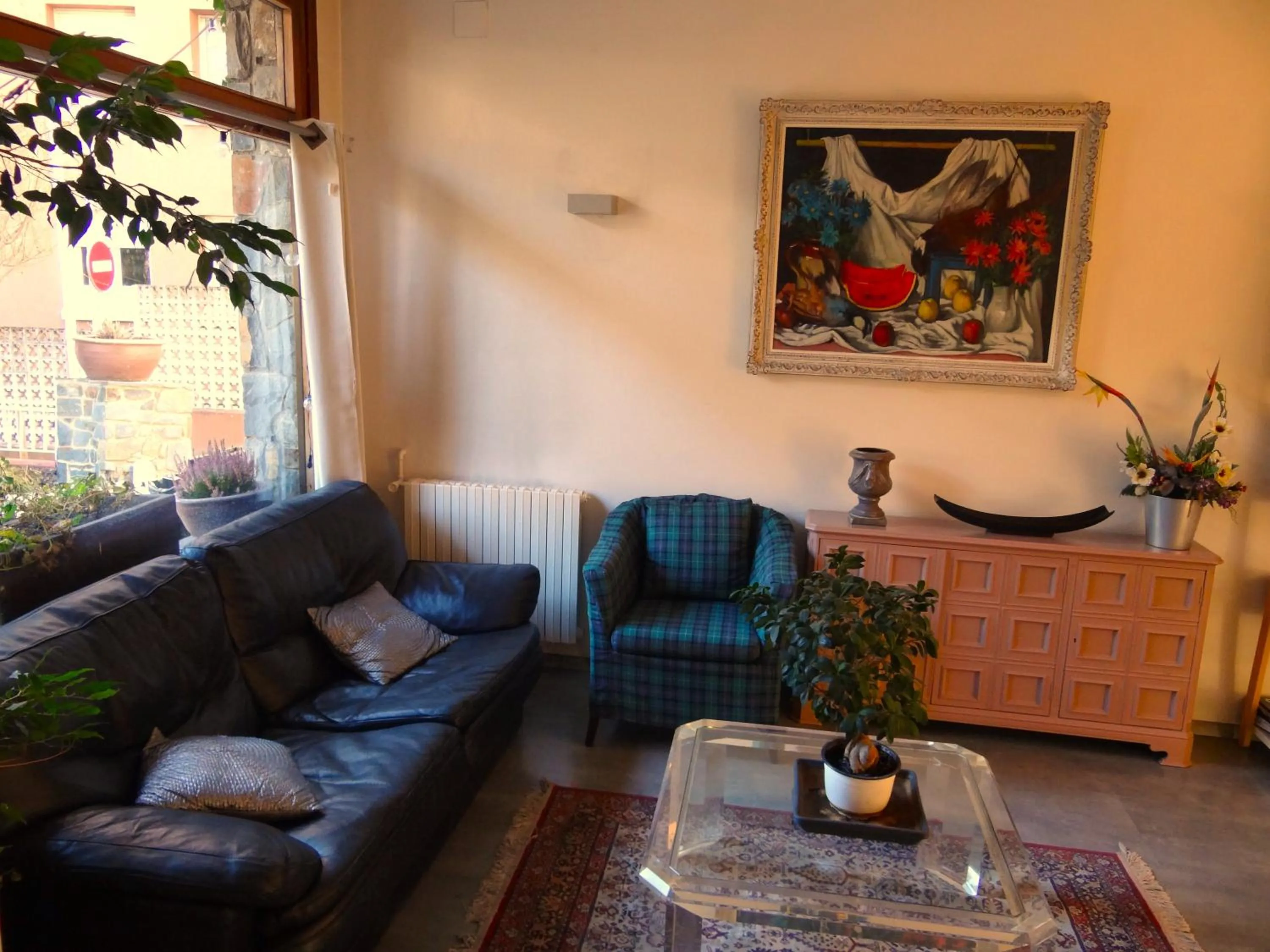 Communal lounge/ TV room in Hotel Sol-Park