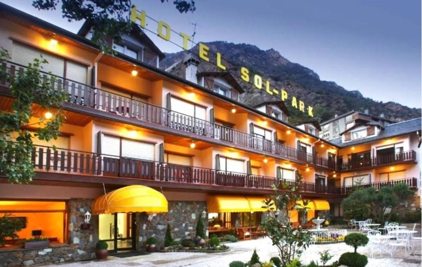 Property building in Hotel Sol-Park