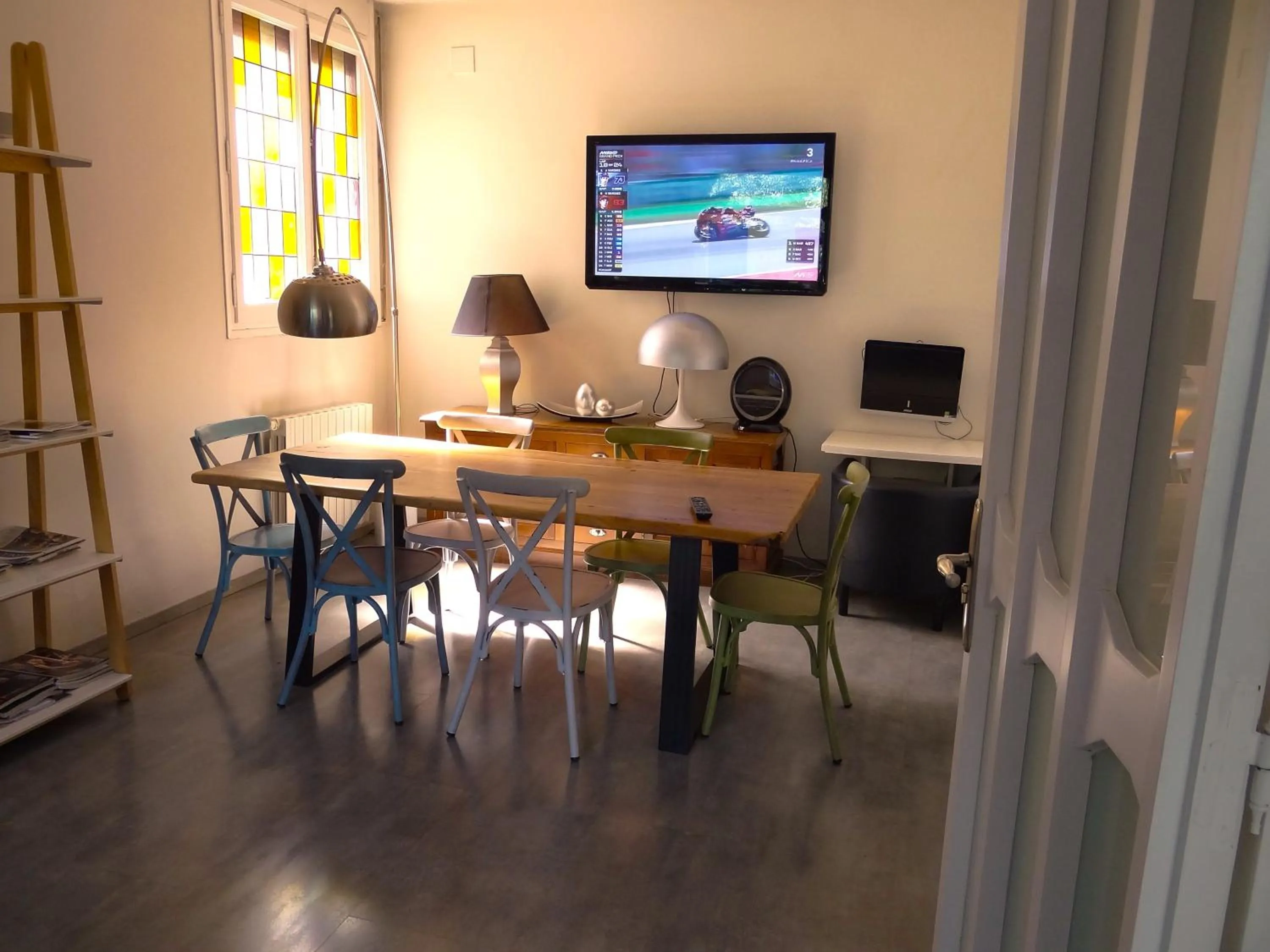 Communal lounge/ TV room in Hotel Sol-Park