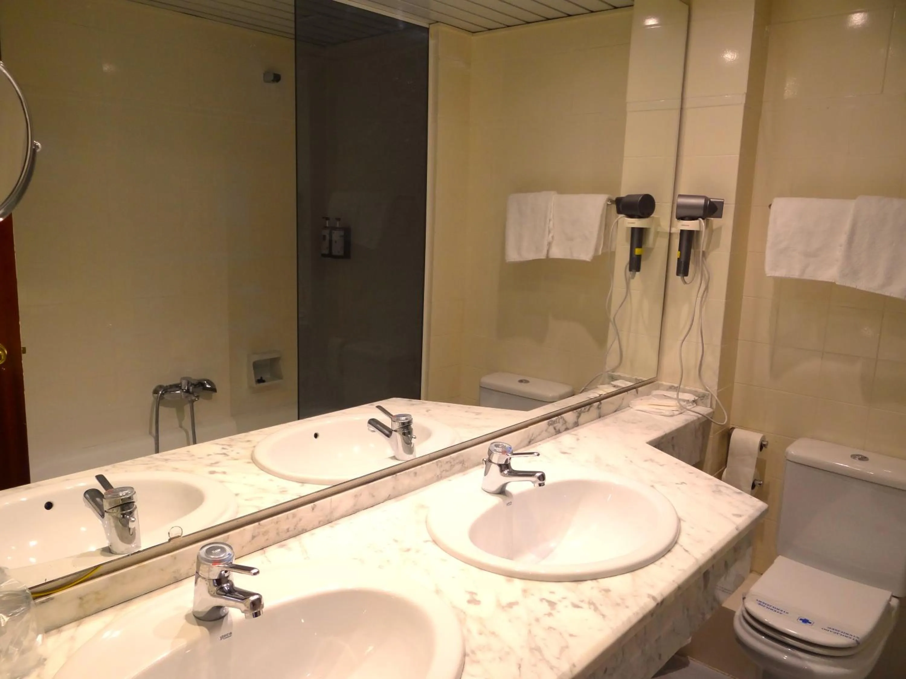 Bathroom in Hotel Sol-Park