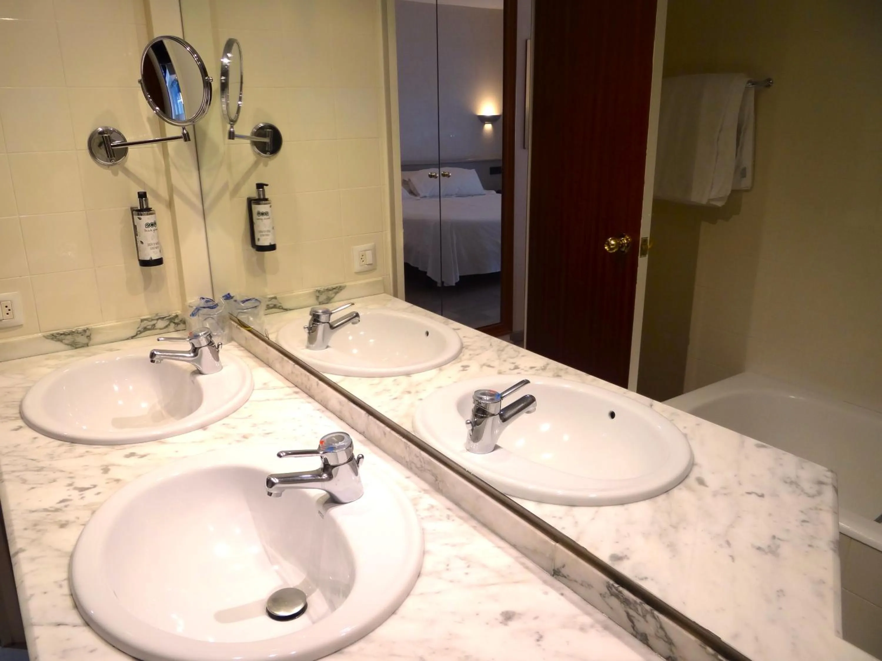 Bathroom in Hotel Sol-Park