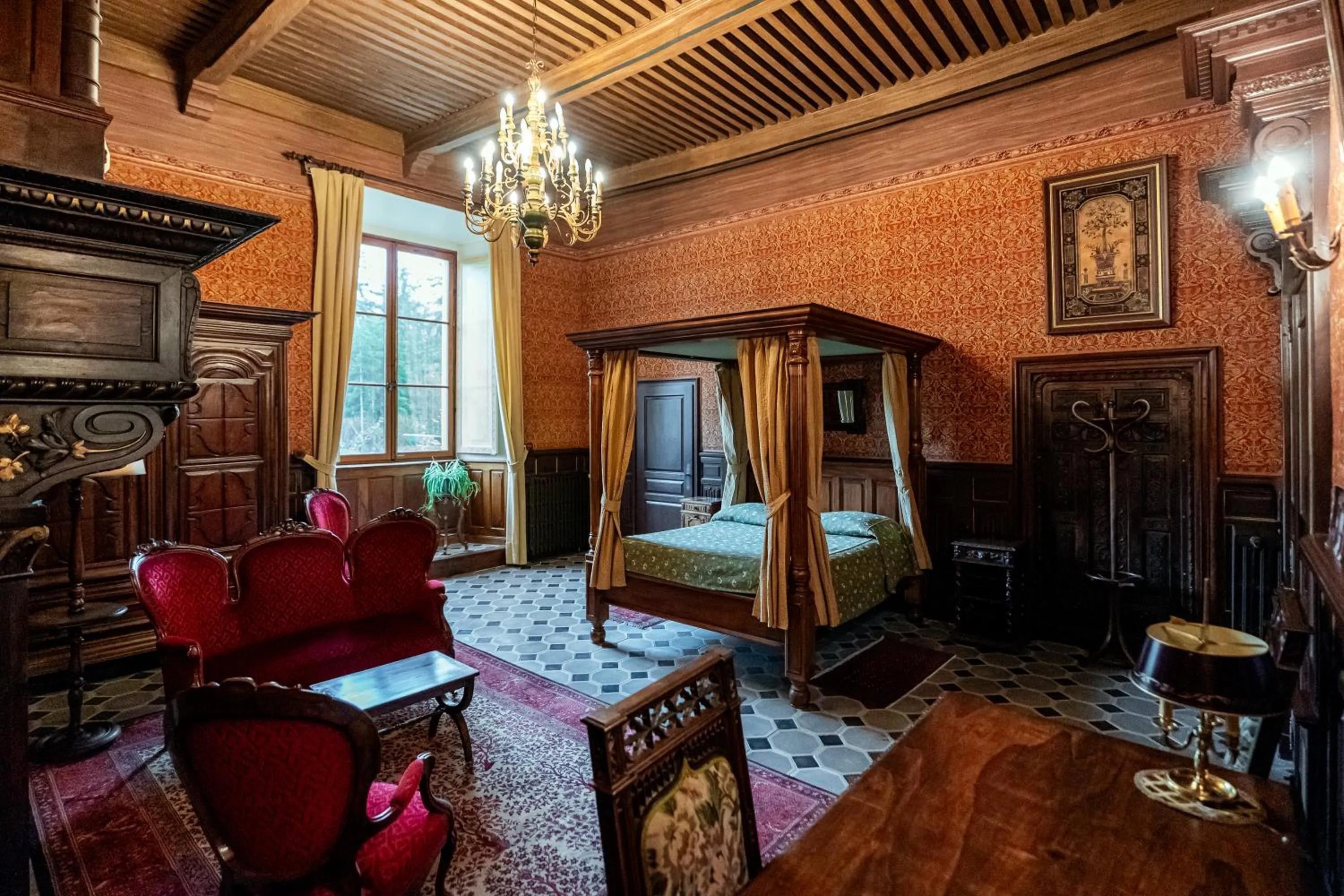 Chateau De Picomtal