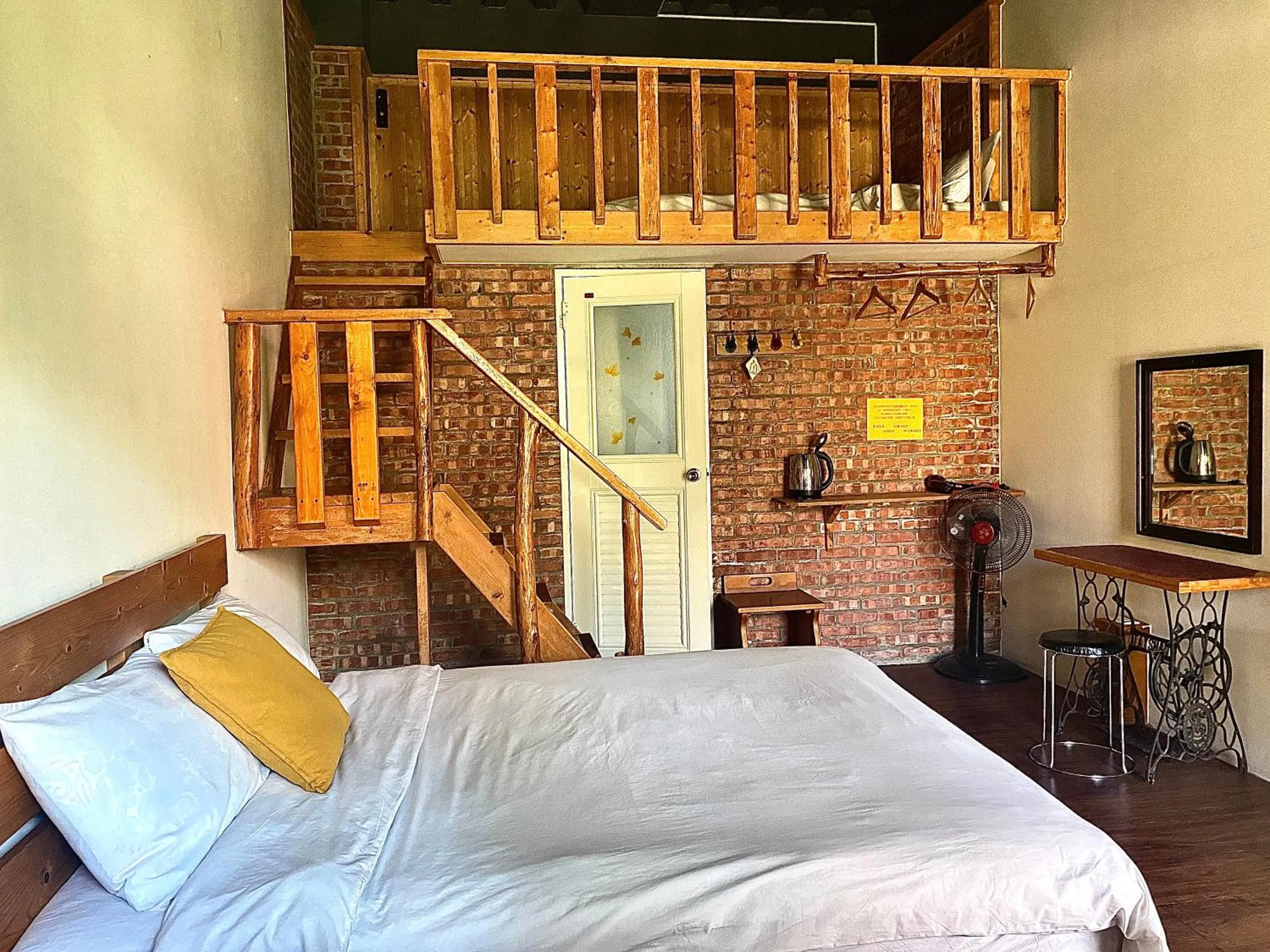 Red brick 642 B&B