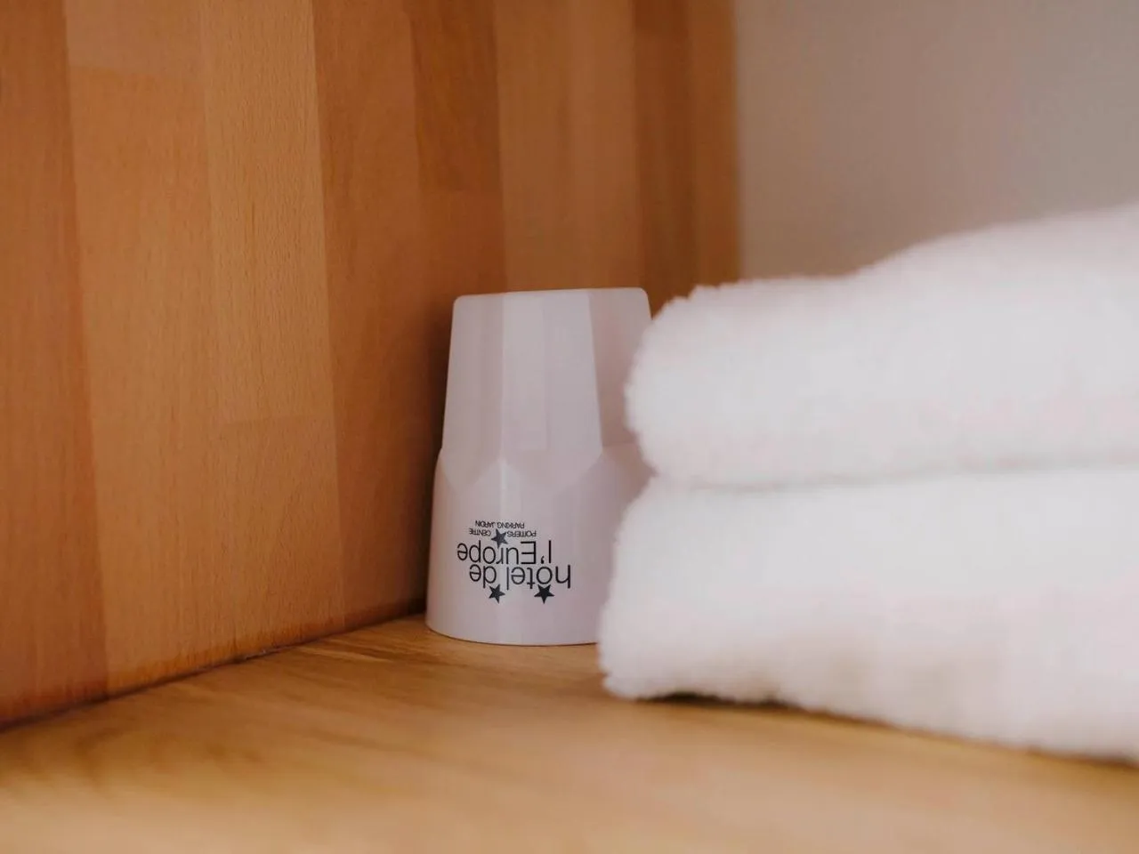 storage, Bed in Logis Hôtel de l'Europe