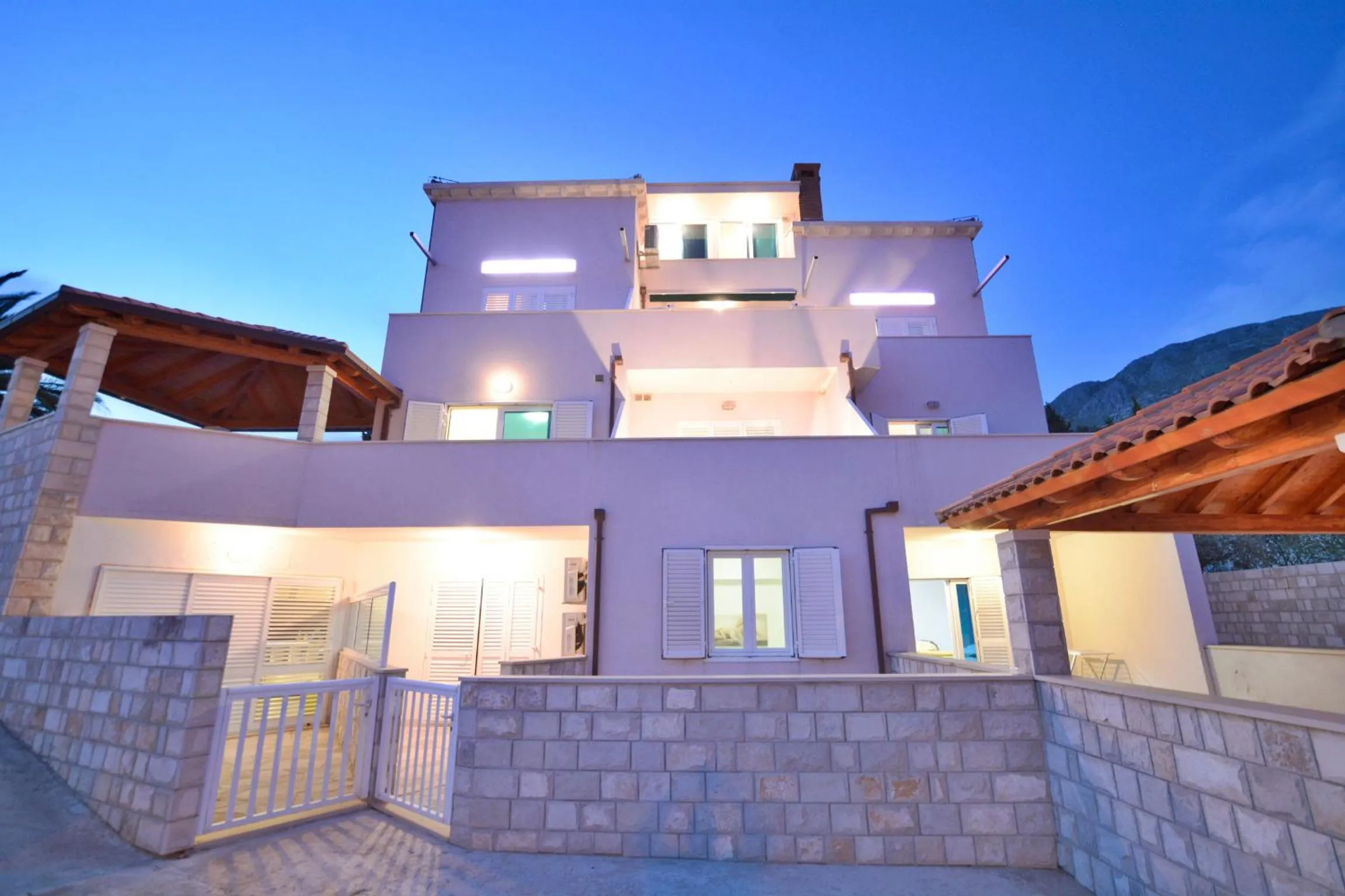 Property building in Villa Avantgarde