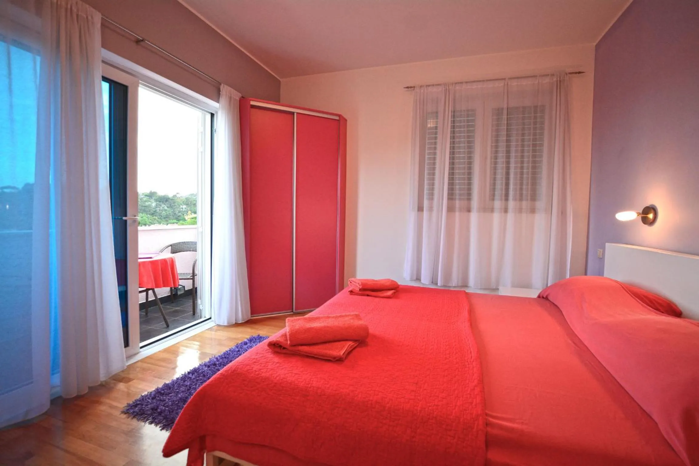 Photo of the whole room, Bed in Villa Avantgarde